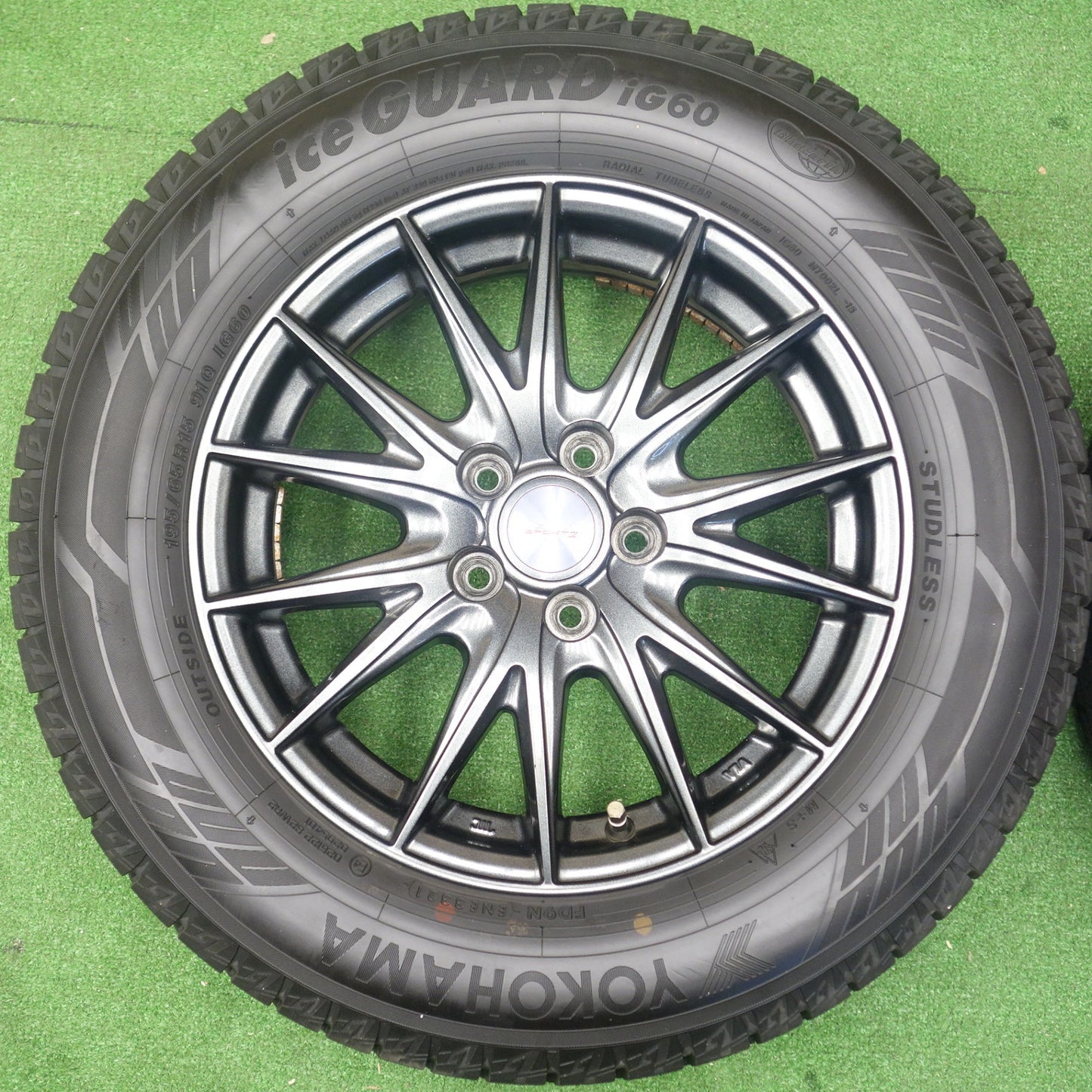 バリ溝！キレイ！ほぼ10分★プリウス 等 195/65R15 スタッドレス ヨコハマ アイスガード iG60 VELVA SPORTZ ヴェルヴァ 15インチ PCD100/5H★6012902KTス