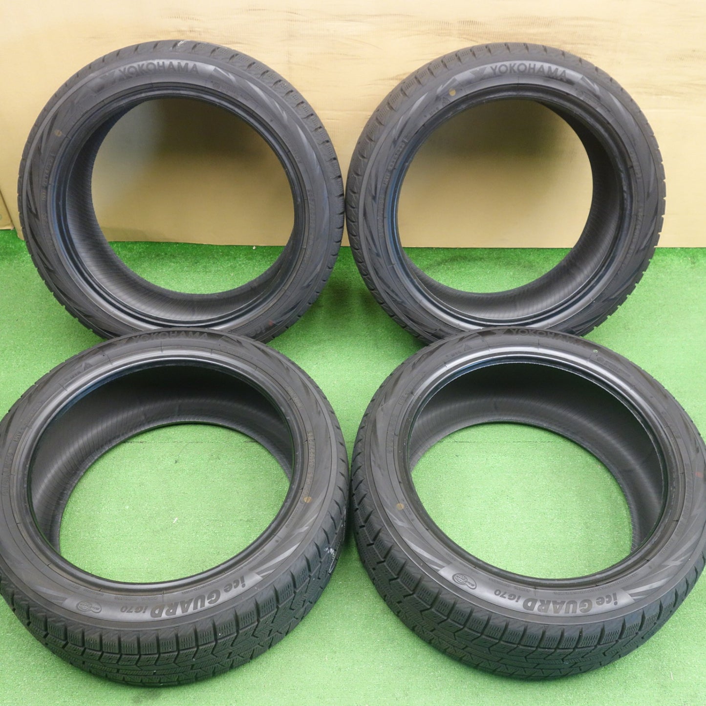 バリ溝！22年！9.5分★スタッドレス 235/45R18 ヨコハマ アイスガード iG70 タイヤ 18インチ レクサス ES GS IS RC アコード カムリ マーク 等★6052902KTスタ