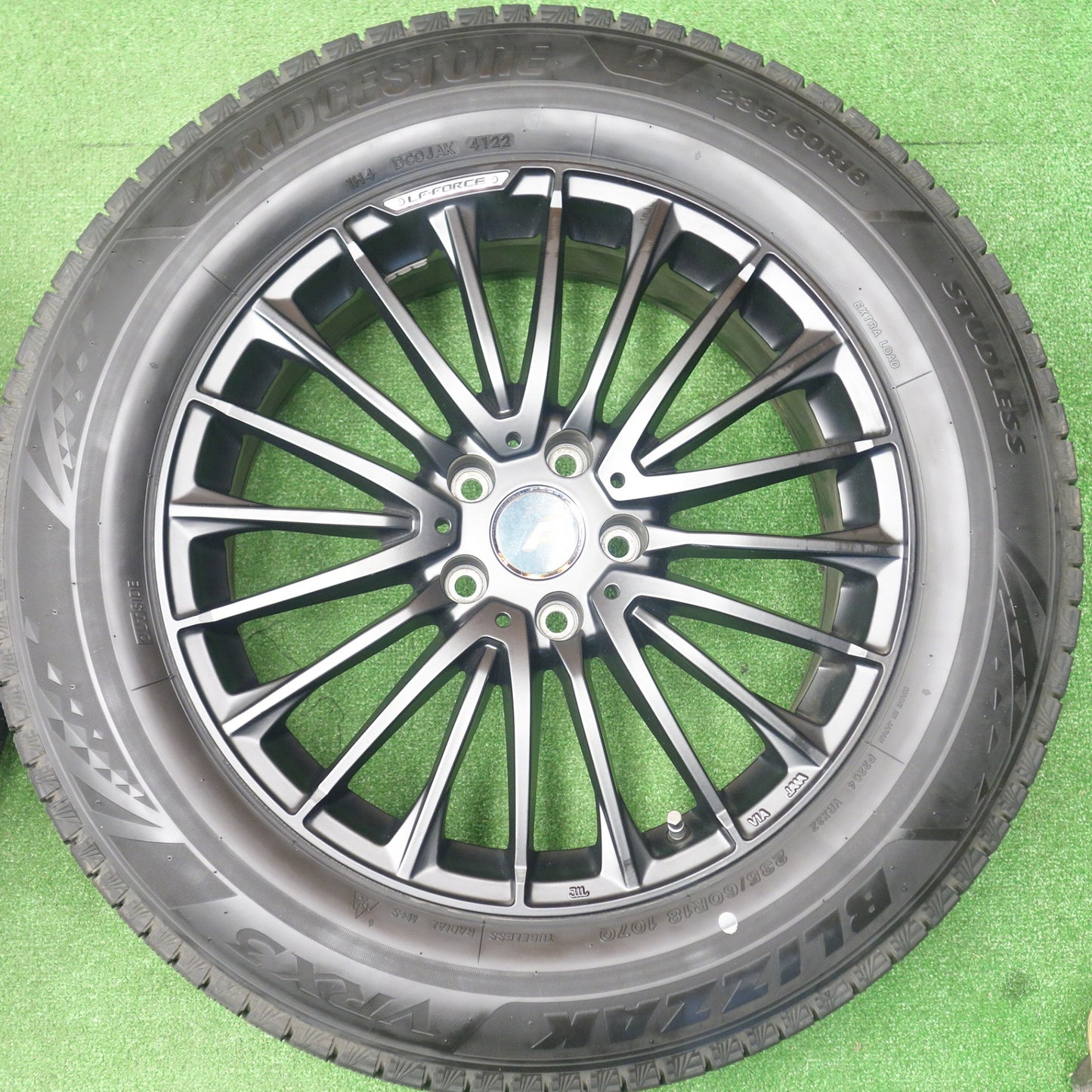 バリ溝！22年！キレイ！ほぼ10分★Lehrmeister LF-FORCE 235/60R18 スタッドレス ブリヂストン ブリザック VRX3 レアマイスター 18インチ PCD114.3/5H★6021801KTス