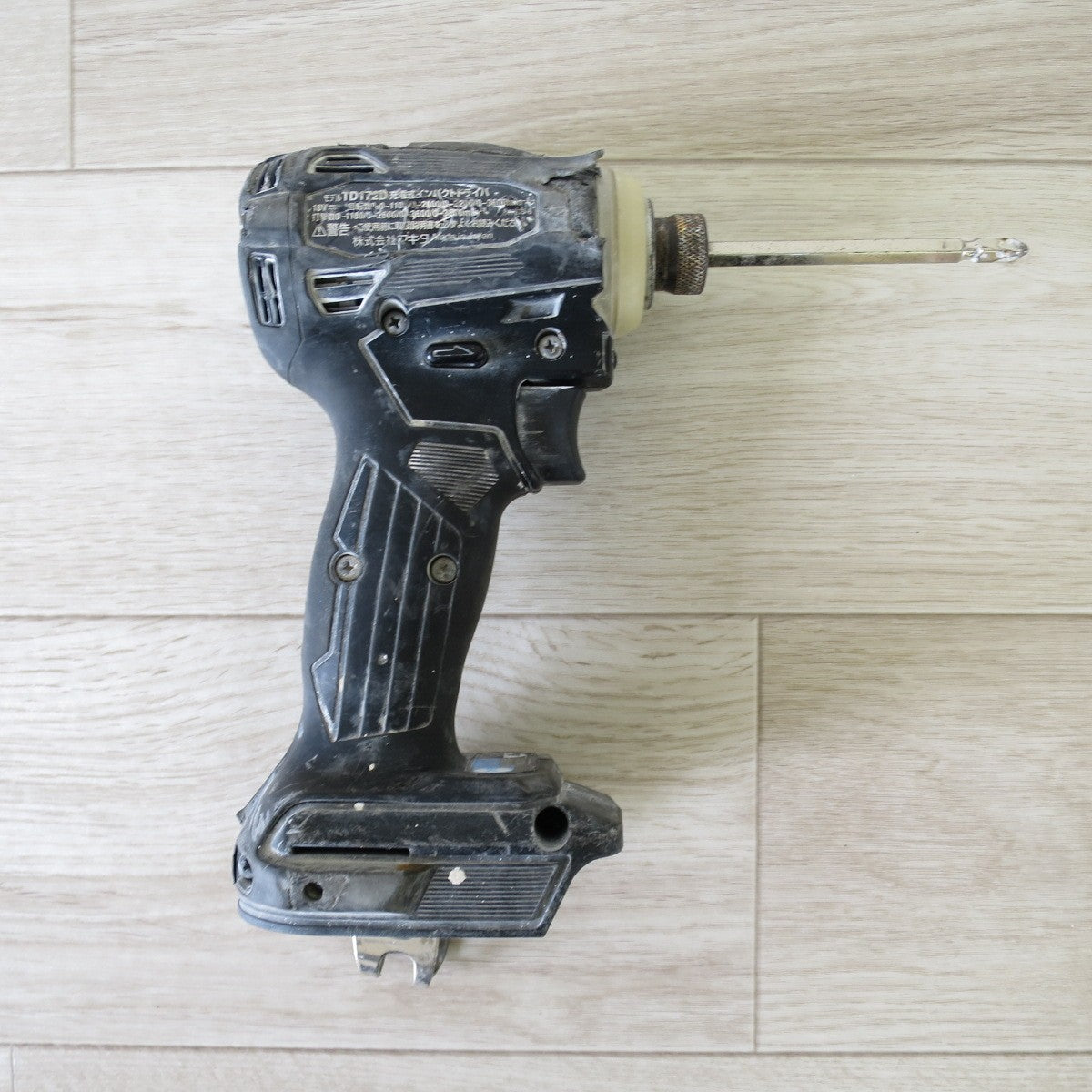 送料無料] makita マキタ 充電式インパクトドライバ TD172D 18V ブルー 