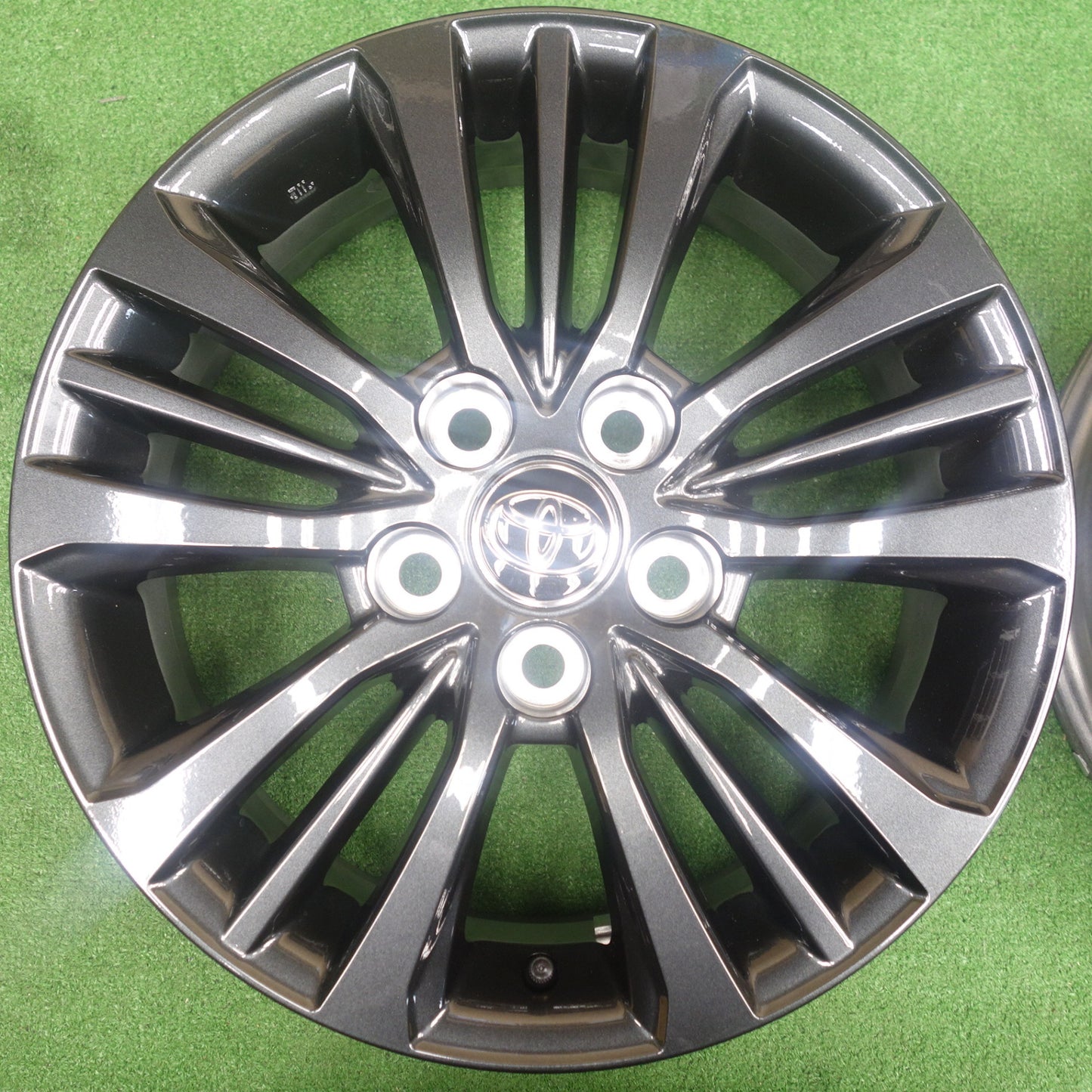 新車外し★トヨタ 90系 ノア ヴォクシー 純正 ホイール 16インチ 16×6J PCD114.3/5H★6022701KTホ