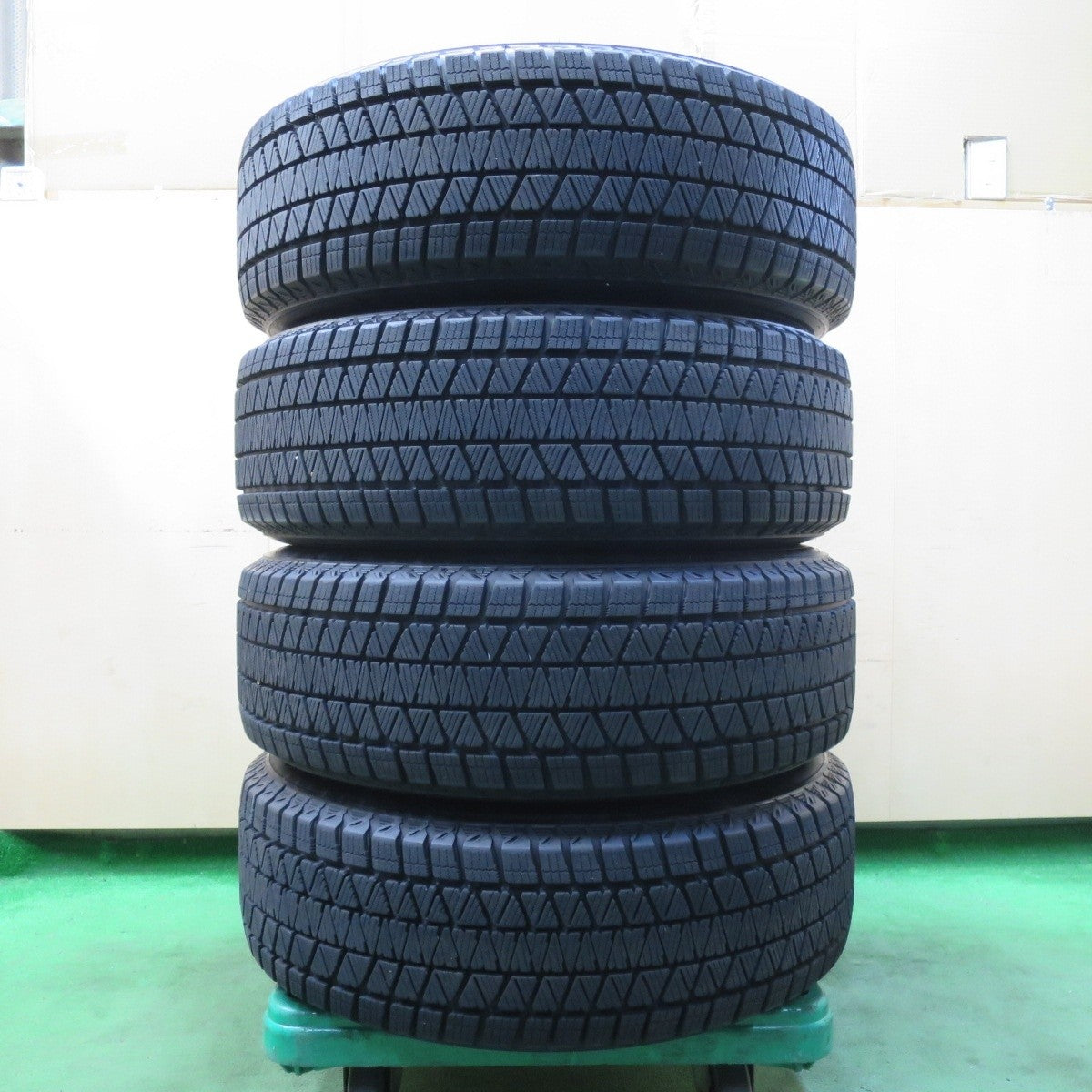 バリ溝！21年！キレイ！9.5分★スタッドレス 225/65R17 ブリヂストン ブリザック DM-V3 NEBROS 17インチ PCD114.3/5H★5031012イス
