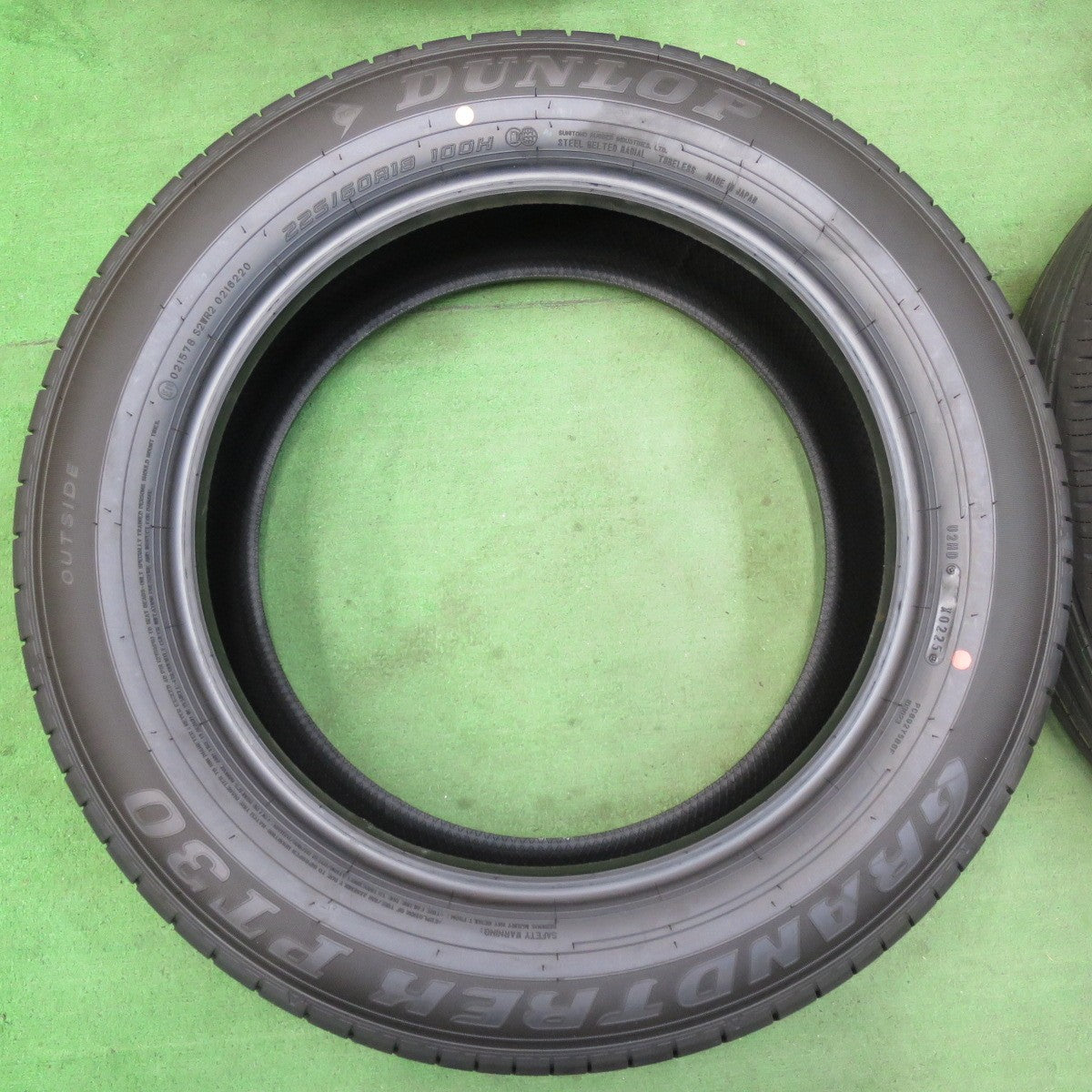 [送料無料] 新車外し！25年★225/60R18 ダンロップ グラントレック PT30 タイヤ 18インチ ハリアー RAV4 エクストレイル等★5030616イノタ