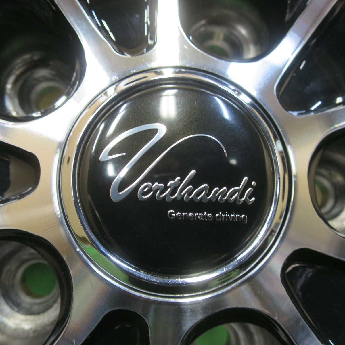 バリ溝！23年！キレイ！9.5分★スタッドレス 205/55R17 ナンカン アイス アクティバ AW-1 Verthandi ヴェルザンディ 17インチ PCD114.3/5H★6041109イス