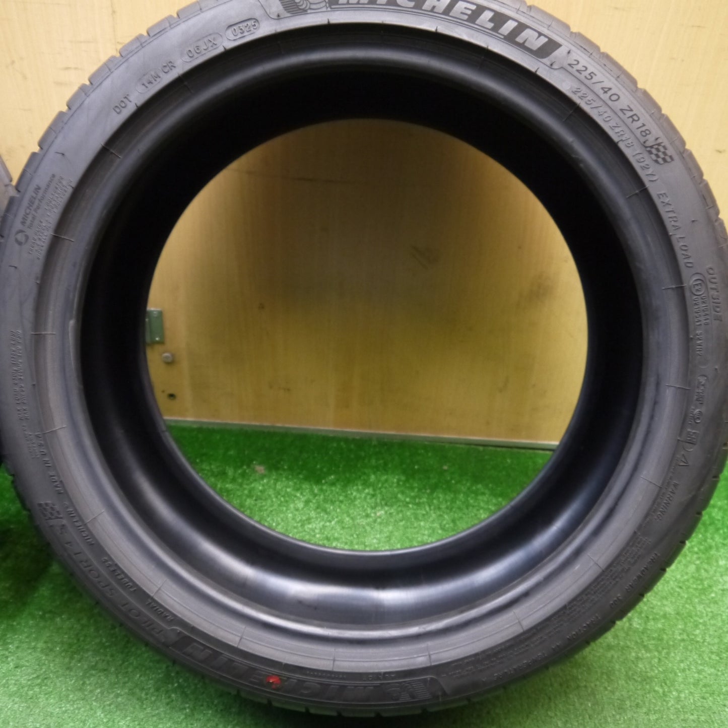 バリ溝！25年！9.5分★225/40R18 ミシュラン パイロットスポーツ4 S タイヤ 18インチ GRヤリス カローラスポーツ GR86 BRZ インプレッサ 等★5112508Hノタ