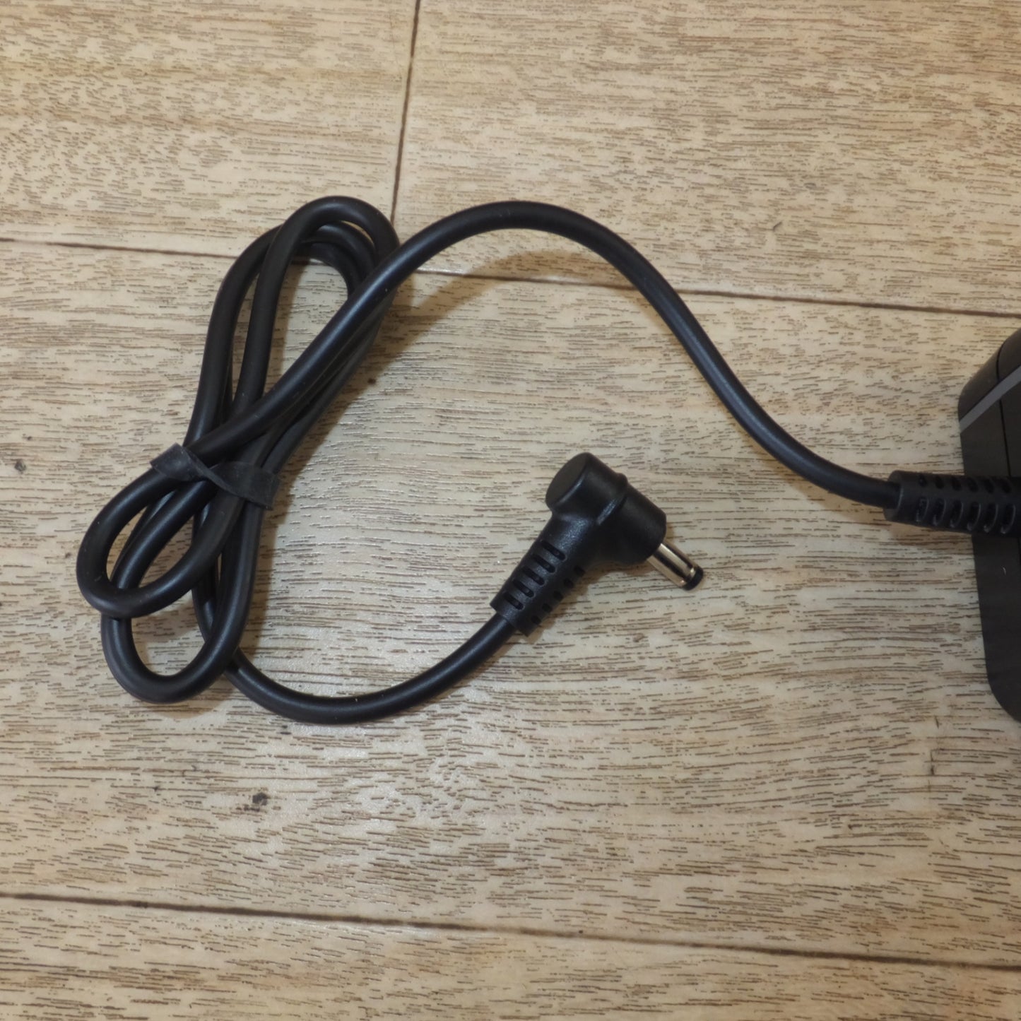 [送料無料] ★京セラ バートル BURTLE エアークラフト充電器 AC380 CHARGER AC2130　AIRCRAFT★