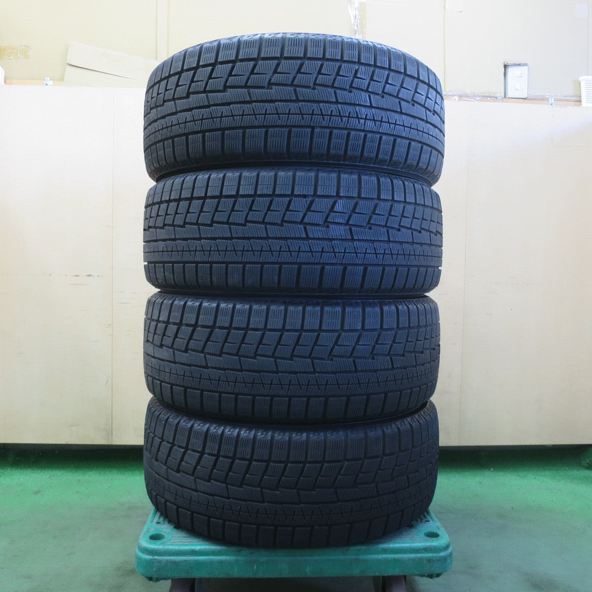 バリ溝！9.5分以上★スタッドレス 225/45R18 ヨコハマ アイスガード iG60 タイヤ 18インチ クラウン マークX オデッセイ 等★6051610イスタ