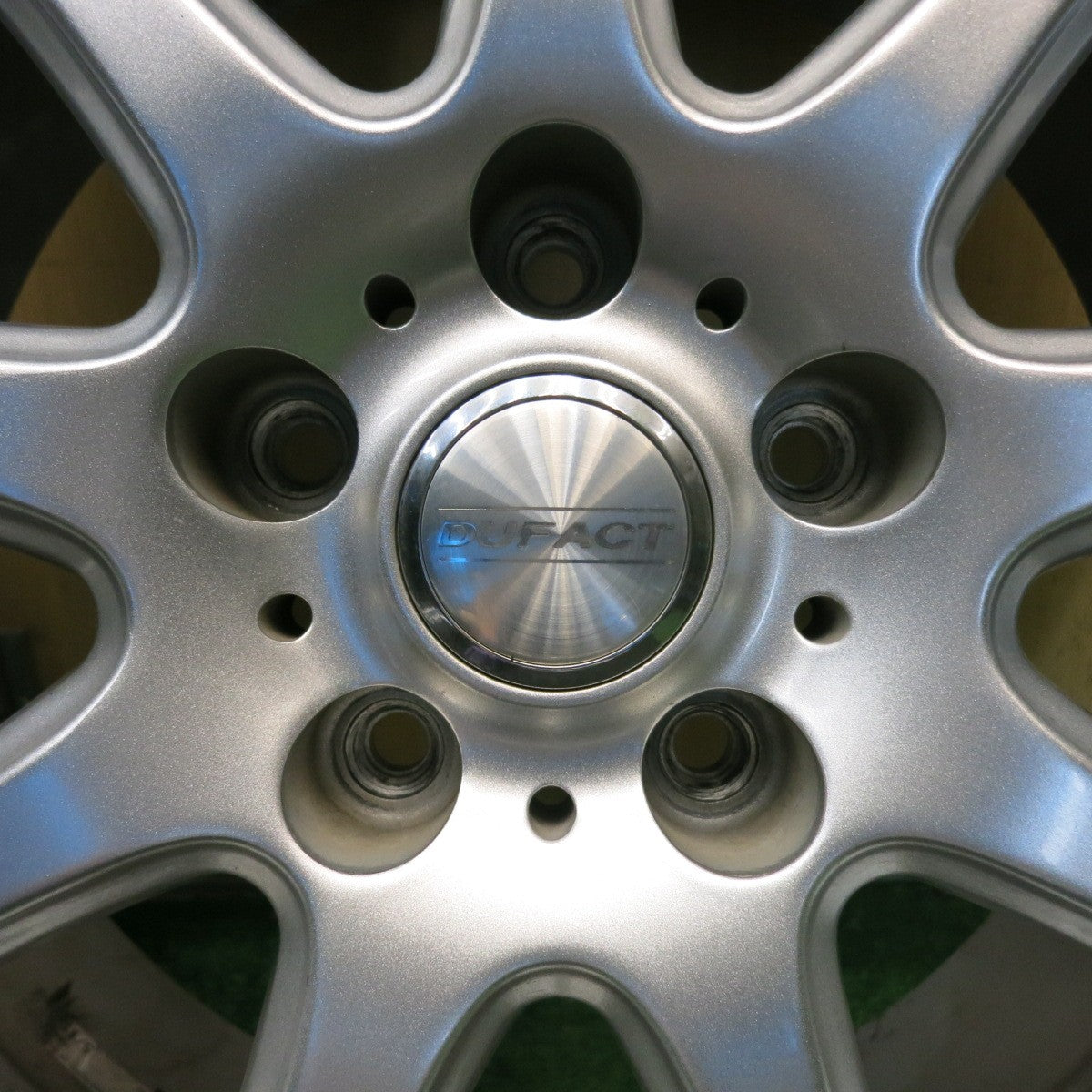 バリ溝！25年！ほぼ10分◎スタッドレス 215/60R17 トーヨー ウインター トランパス TX DUFACT デュファクト 17インチ PCD114.3/5H◎6090602HAス