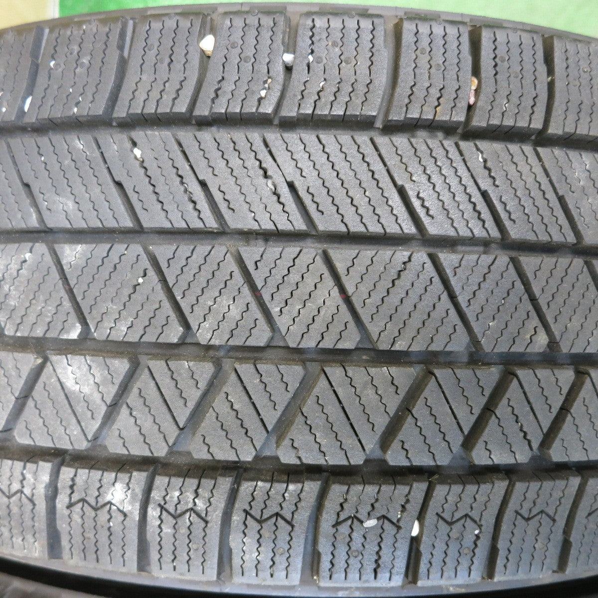 バリ溝！9.5分★トヨタ ライズ ダイハツ ロッキー 純正 195/60R17 スタッドレス ブリヂストン ブリザック VRX3 17インチ PCD100/4H★6042306HAス