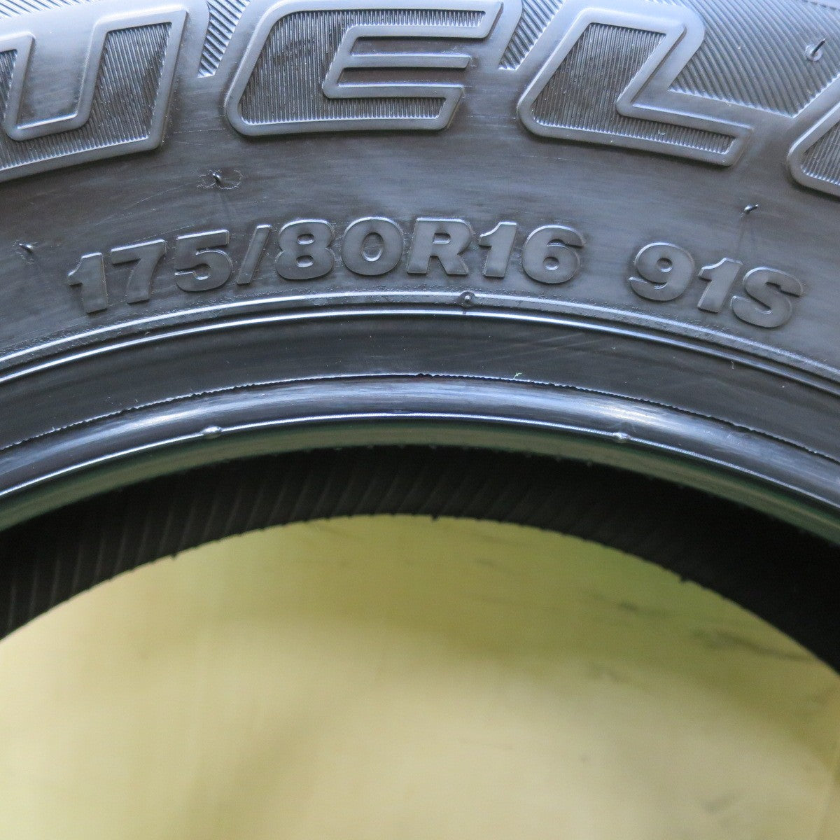 [送料無料] 新車外し！24年★ジムニー 等 175/80R16 ブリヂストン デューラー H/L 852 タイヤ 16インチ★4112202イノタ