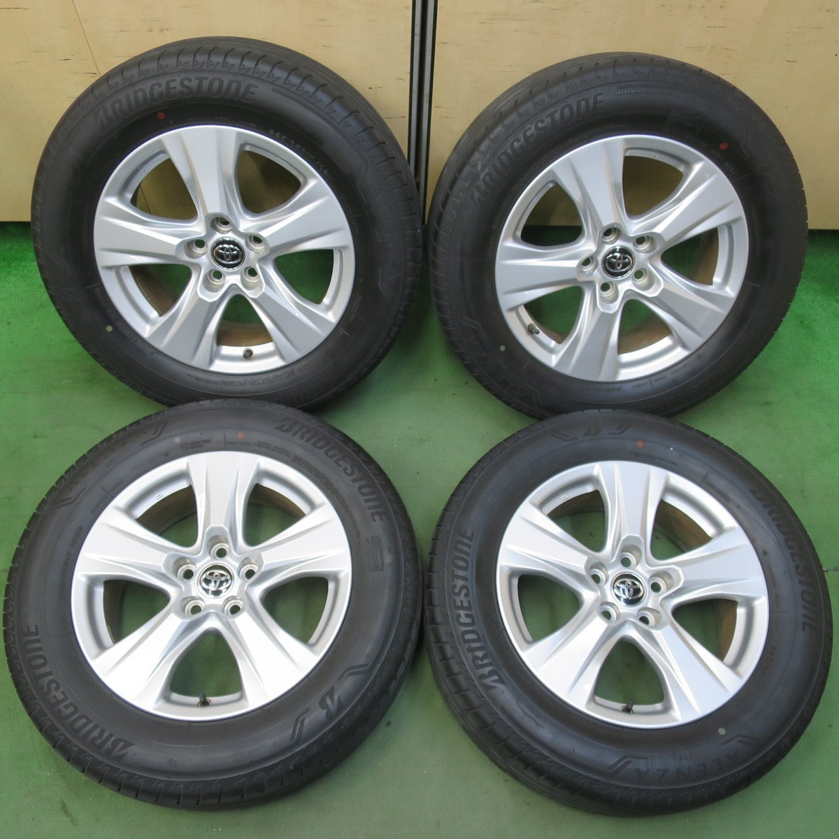 キレイ！21年★トヨタ 50系 RAV4 純正 225/65R17 ブリヂストン アレンザ 001 17インチ PCD114.3/5H★5112404イノ