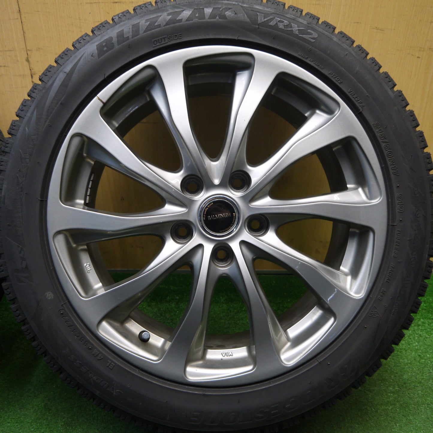 バリ溝！22年！キレイ！ほぼ10分★スタッドレス 215/50R17 ブリヂストン ブリザック VRX2 BALMINUM TR10 バルミナ 17インチ PCD114.3/5H★6020407Hス