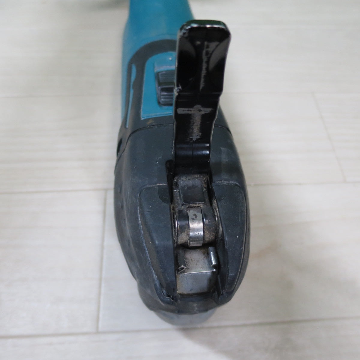 [送料無料] ☆マキタ マルチ ツール TM3010CT 電動 工具 コード式 100V 切断 剥離 研削 makita☆