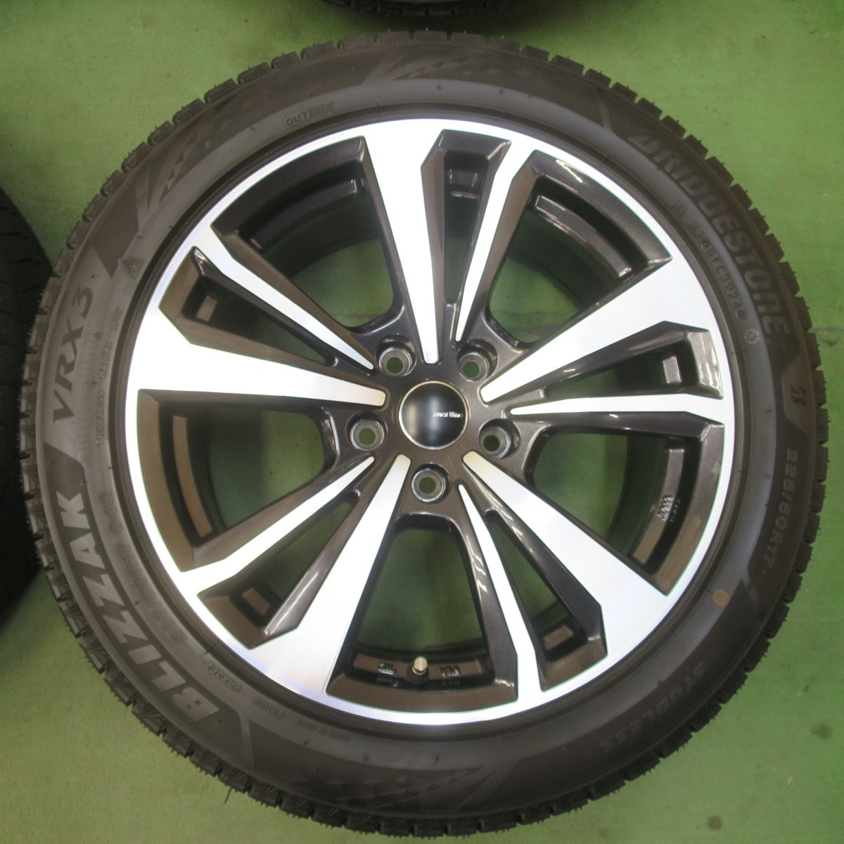 超バリ溝！24年！キレイ！ほぼ10分★BMW 等 smartline 365 225/50R17 スタッドレス ブリヂストン ブリザック VRX3 スマートライン 17インチ PCD112/5H★6041404イス