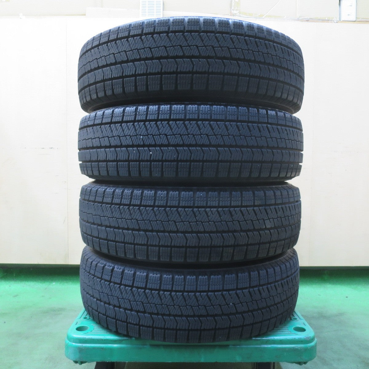 バリ溝！21年！キレイ！8.5分★スタッドレス 175/65R15 ブリヂストン ブリザック VRX2 スチール ホイール 15インチ PCD100/4H★5122010イス