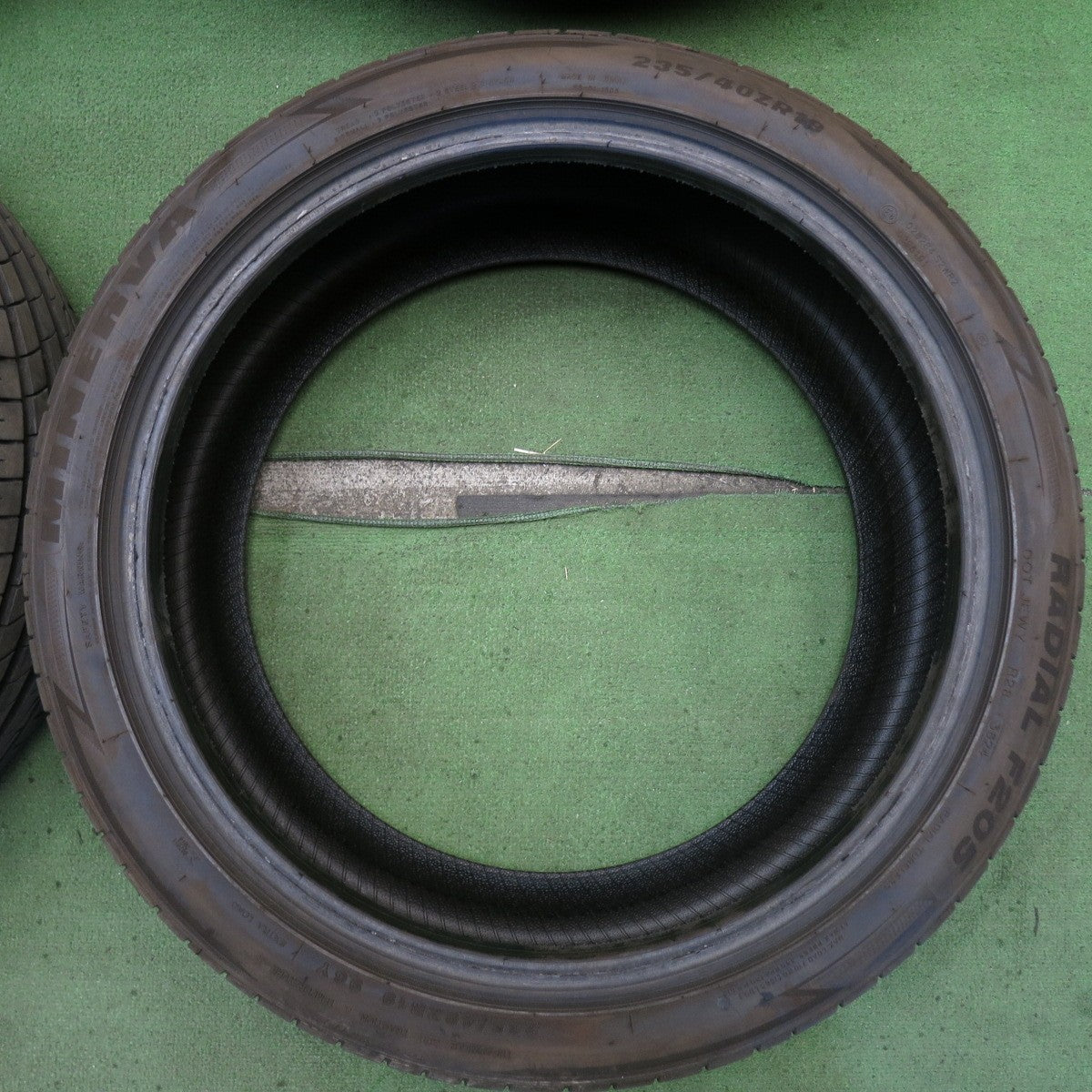 バリ溝！24年！9.5分◎235/40R19 275/40R19 ミネルバ ラジアル F205 タイヤ 19インチ ポルシェ ボクスター パナメーラ 等◎6082603KKノタ