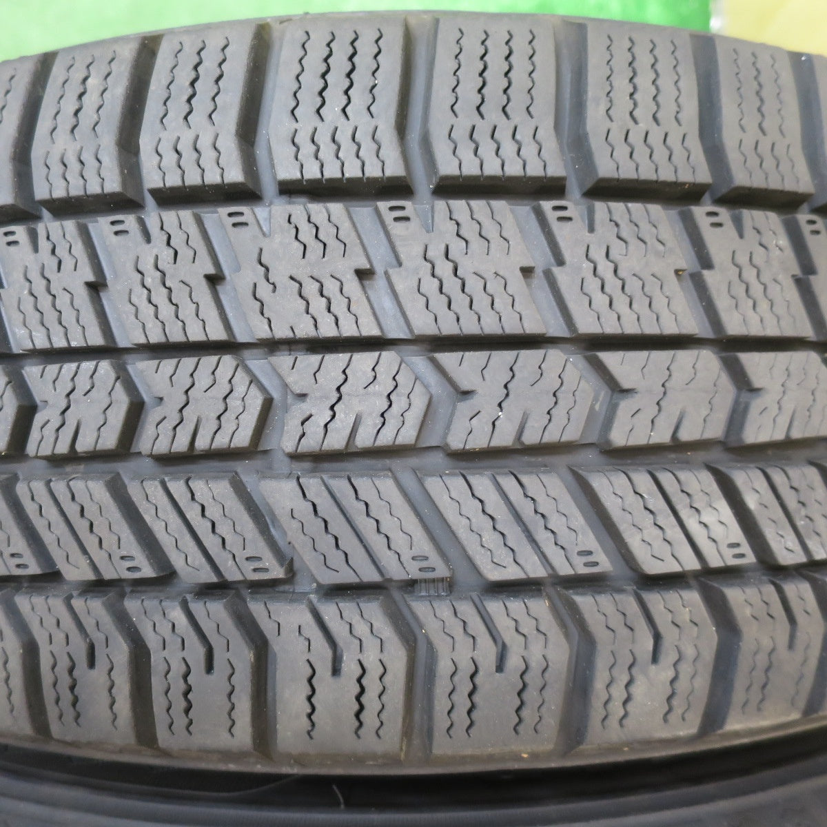 バリ溝！22年！キレイ！9.5分★シエンタ 等 185/60R15 スタッドレス グッドイヤー アイスナビ8 MiLLOUS ミルアス 15インチ PCD100/5H★5062106NJス