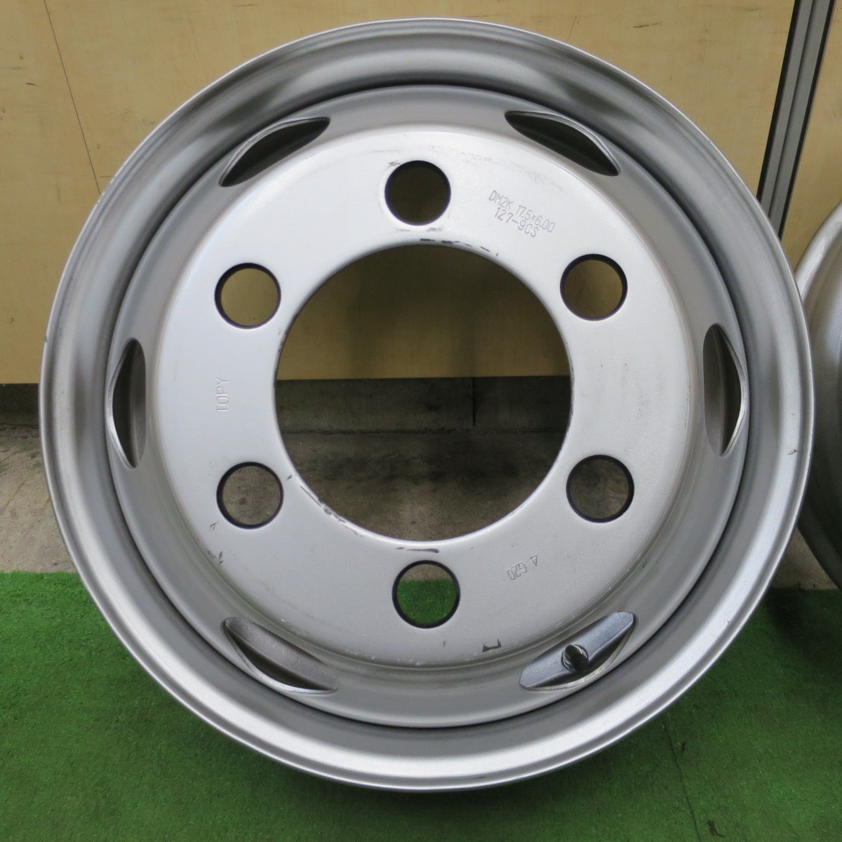 キレイ！6本★トラック TOPY スチール ホイール 17.5インチ トピー 127-9CS 17.5×6.00 PCD222.25/6H★6042204ナホ