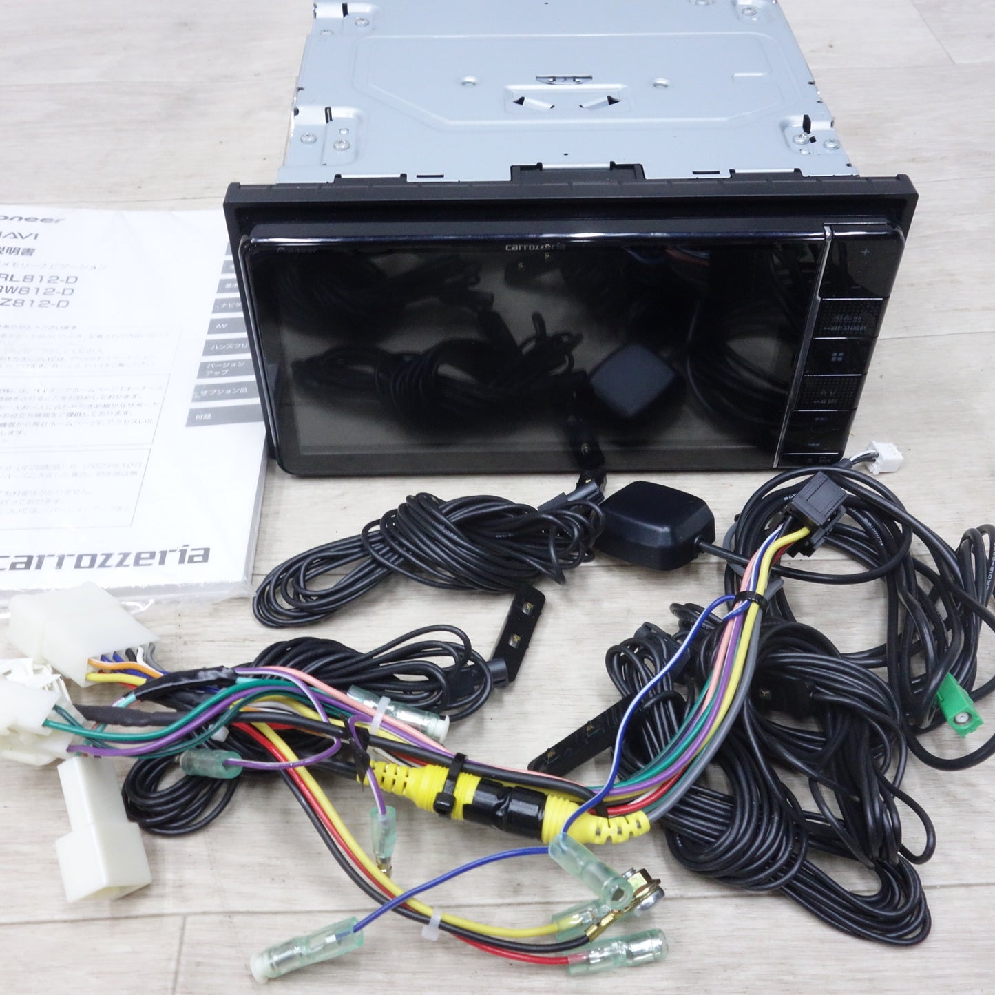 [送料無料] ◆パイオニア carrozzeria カロッツェリア AVIC-RW812-D 7V型 楽ナビ 200mm  Bluetooth カーナビ ナビゲーション Pioneer 地図データ 2021年11月◆