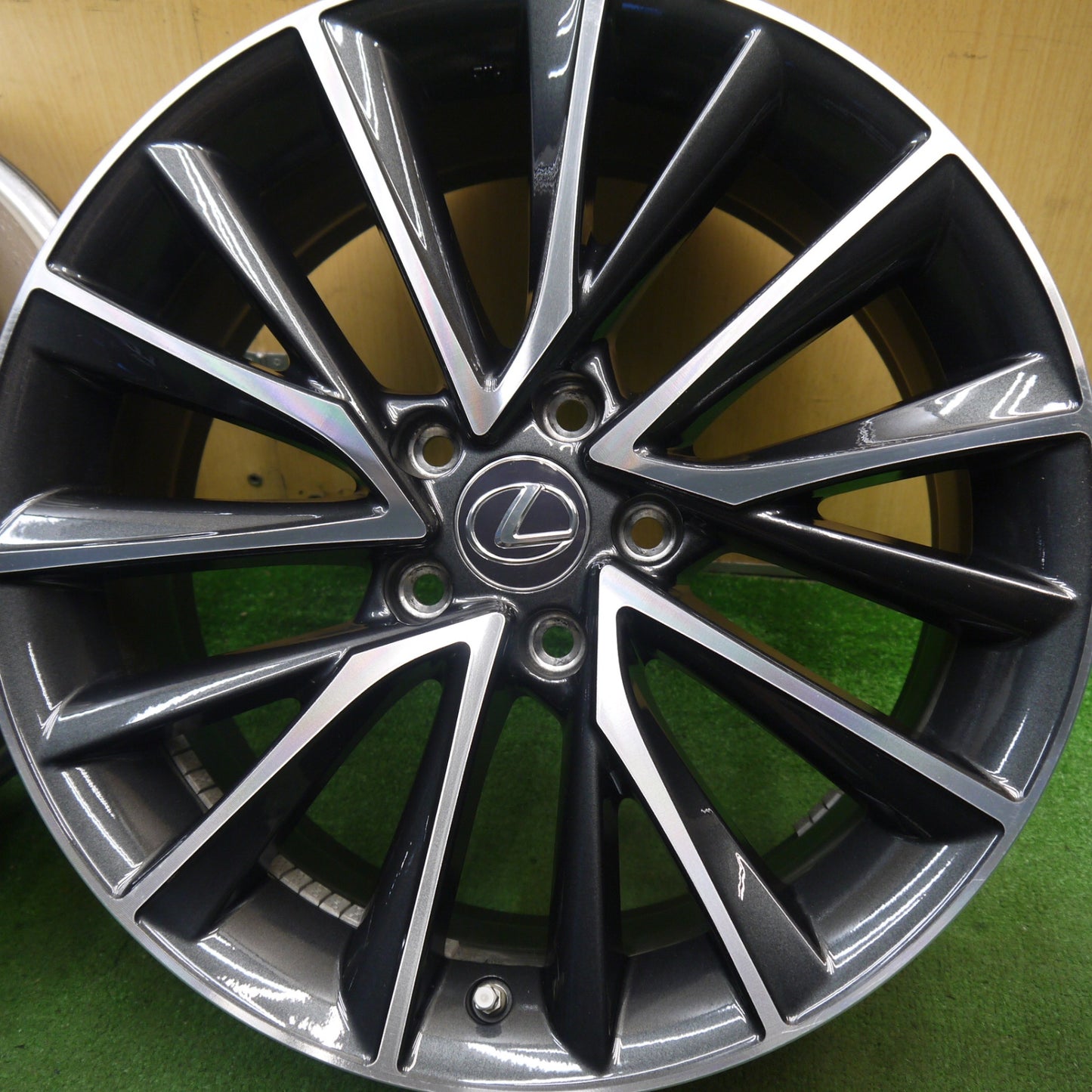 センサー付！キレイ★レクサス NX 純正 ホイール 18インチ 18×7.5J PCD114.3/5H★5071102Hホ