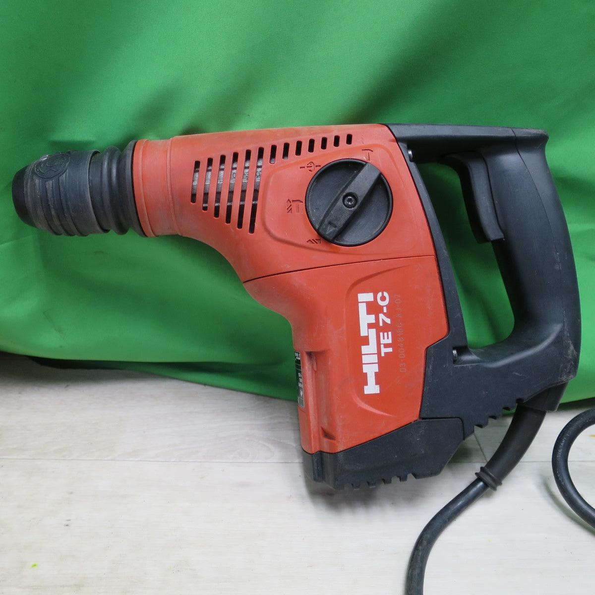 [送料無料] キレイ！付属品付き☆ヒルティ HILTI ロータリー ハンマー ドリル TE 7-C & 集じんシステム TE DRS-M セット ビット ケース付き 穴あけ はつり 電動 工具☆