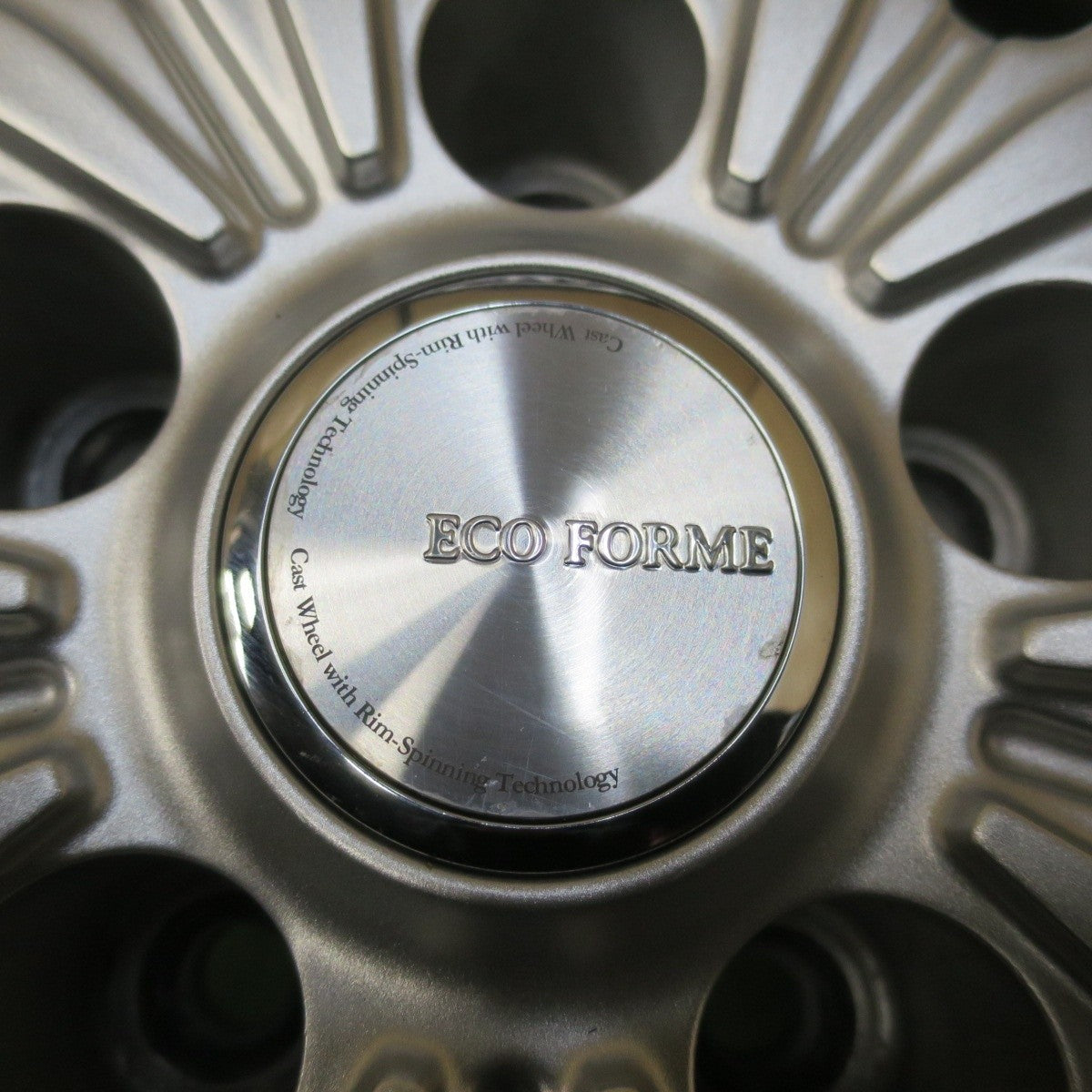 バリ溝！22年！キレイ！9.5分★スタッドレス 205/65R16 ブリヂストン ブリザック VRX2 ECO FORME エコフォルム 16インチ PCD114.3/5H★5031210イス