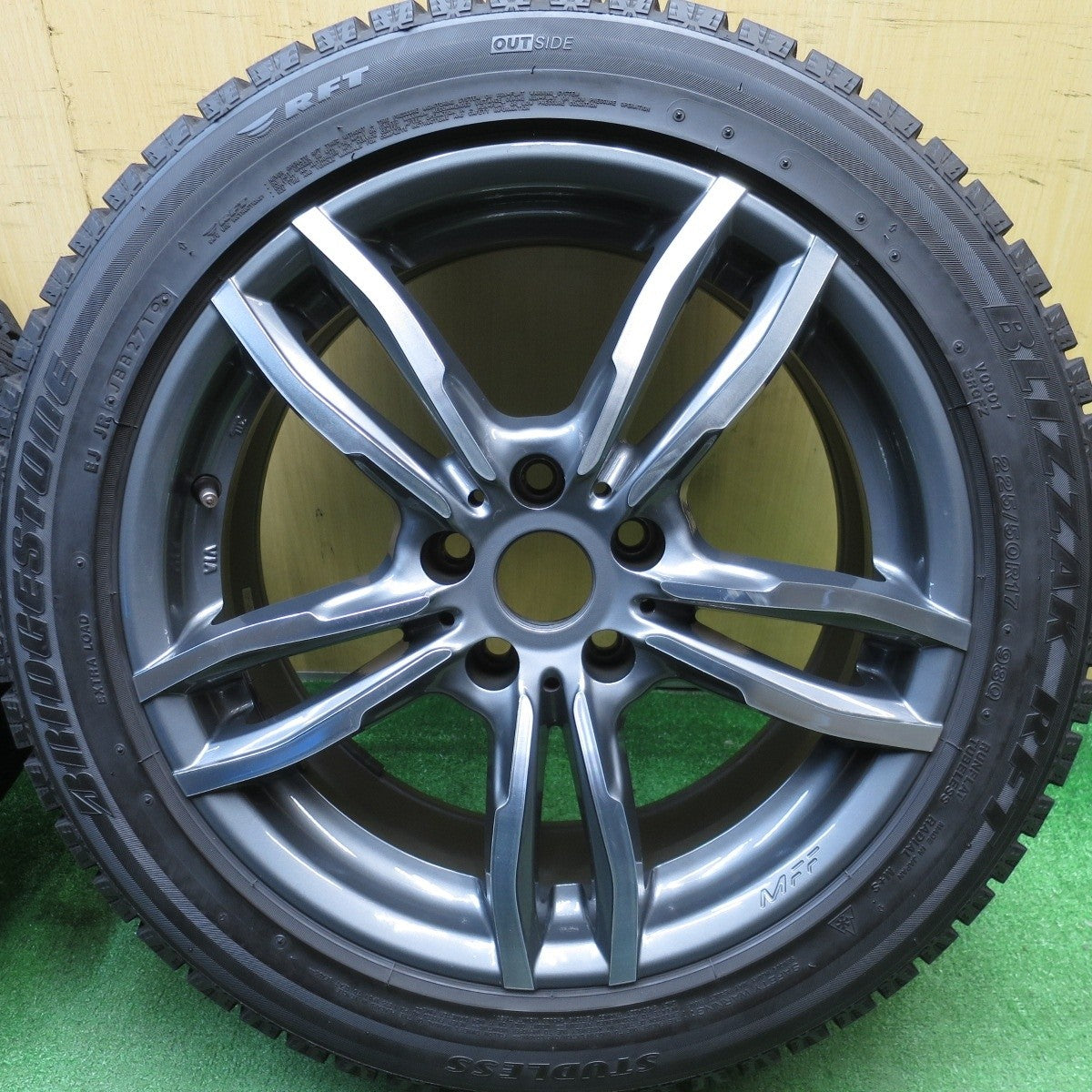 バリ溝！キレイ！8.5分★BMW 等 MAK LUFT FF 225/50R17 スタッドレス ブリヂストン ブリザック RFT ルフト MFF 17インチ PCD112/5H★5030510Hス