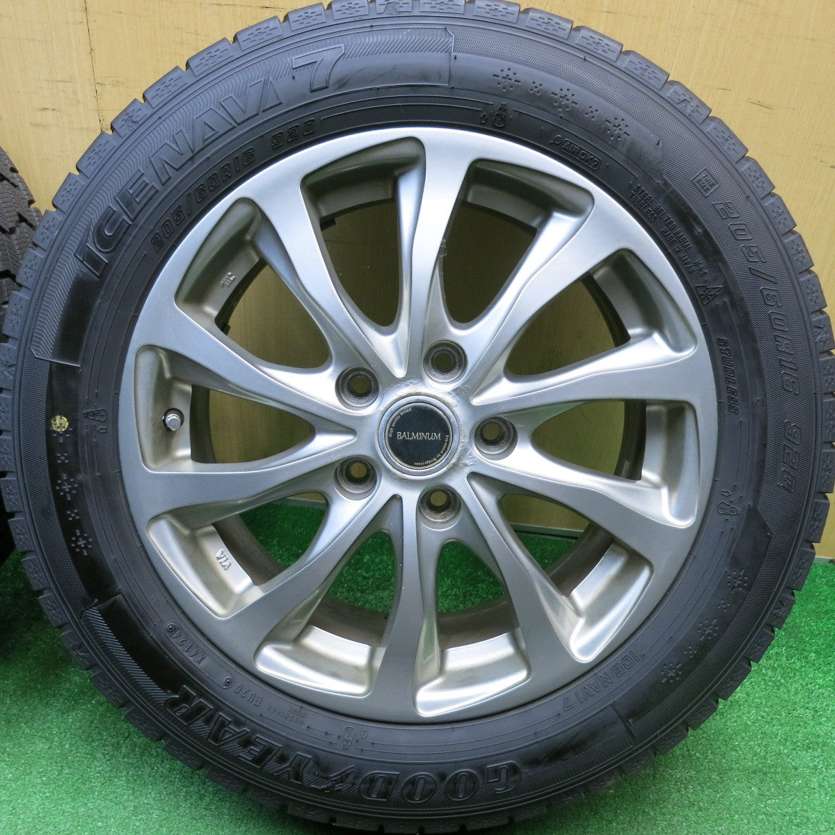 バリ溝！24年！9.5分★スタッドレス 205/60R16 グッドイヤー アイスナビ7 BALMINUM TR10 バルミナ 16インチ PCD114.3/5H★5121408HAス