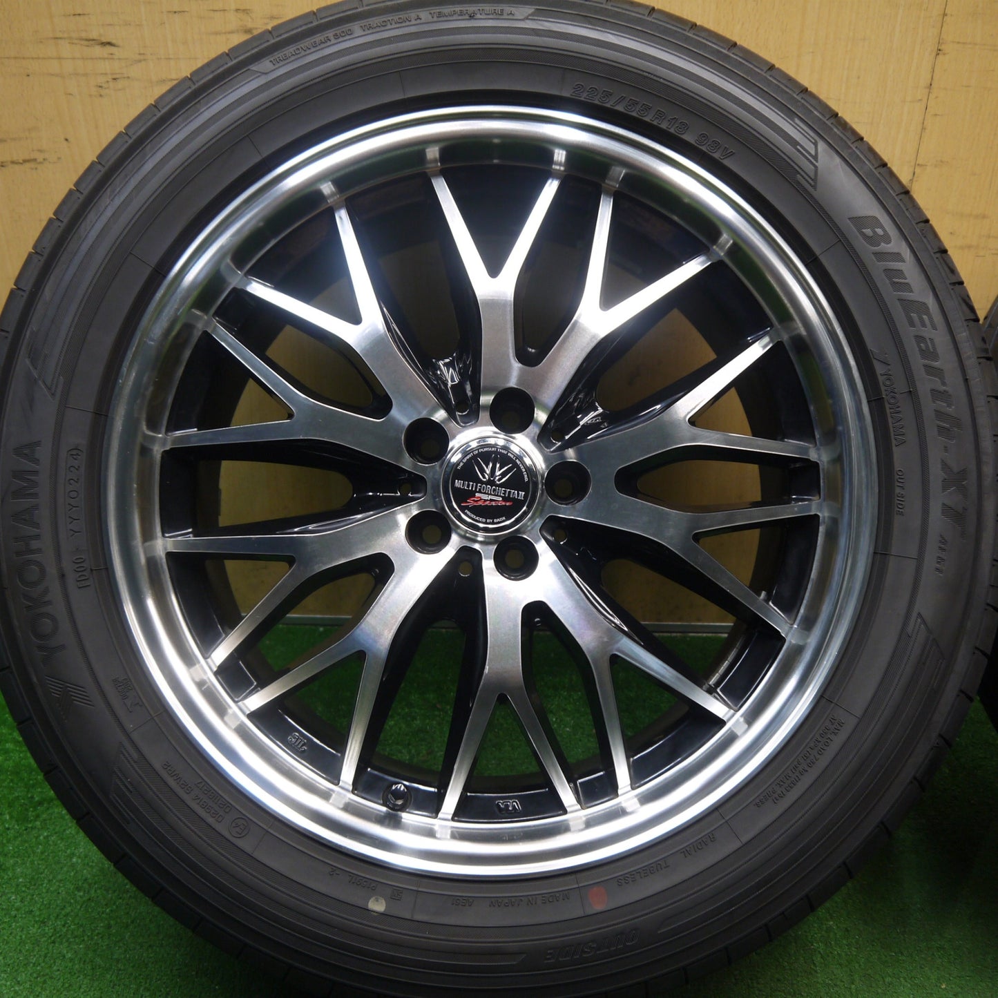 バリ溝！24年！キレイ！9.5分★フォレスター 等 LOXARNY 632 MULTI FORCHETTAⅡ SP Spector 225/55R18 ヨコハマ BluEarth-XT AE61 18インチ ロクサーニ PCD100/5H★6041006Hノ