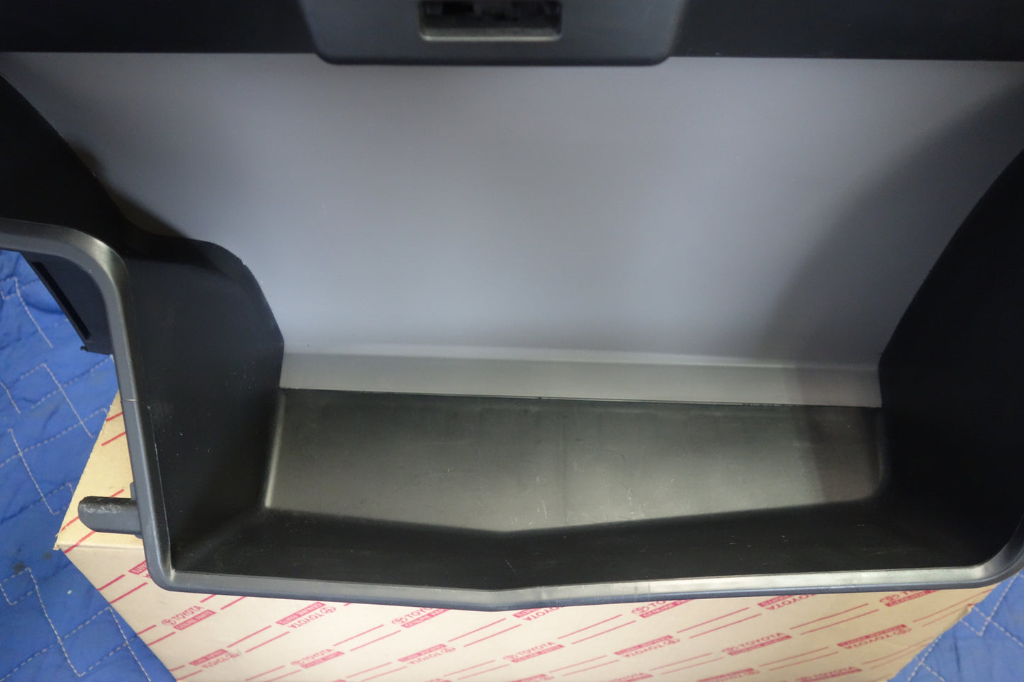 [送料無料] 新車外し☆トヨタ 215系 ハイラックス サーフ 純正 グローブ ボックス 55550-35070-B0 グローブ コンパートメント ドア☆
