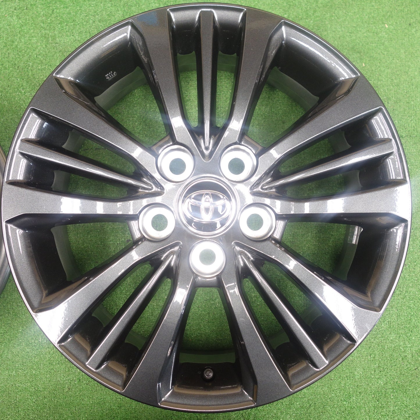新車外し★トヨタ 90系 ノア ヴォクシー 純正 ホイール 16インチ 16×6J PCD114.3/5H★6022701KTホ