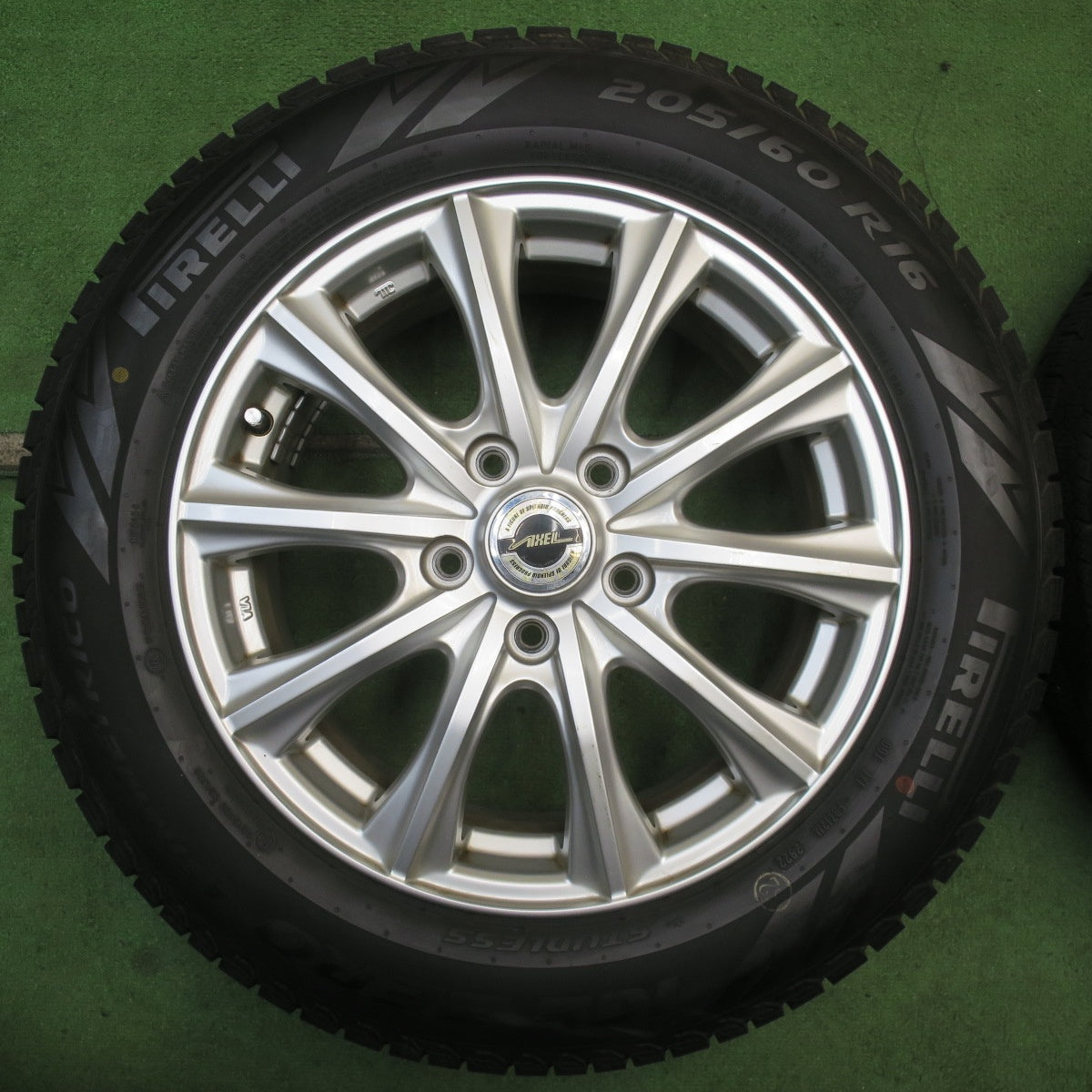 バリ溝！22年！キレイ！ほぼ10分◎スタッドレス 205/60R16 ピレリ アイスゼロ アシンメトリコ AXEL アクセル 16インチ PCD114.3/5H◎6060204NJス