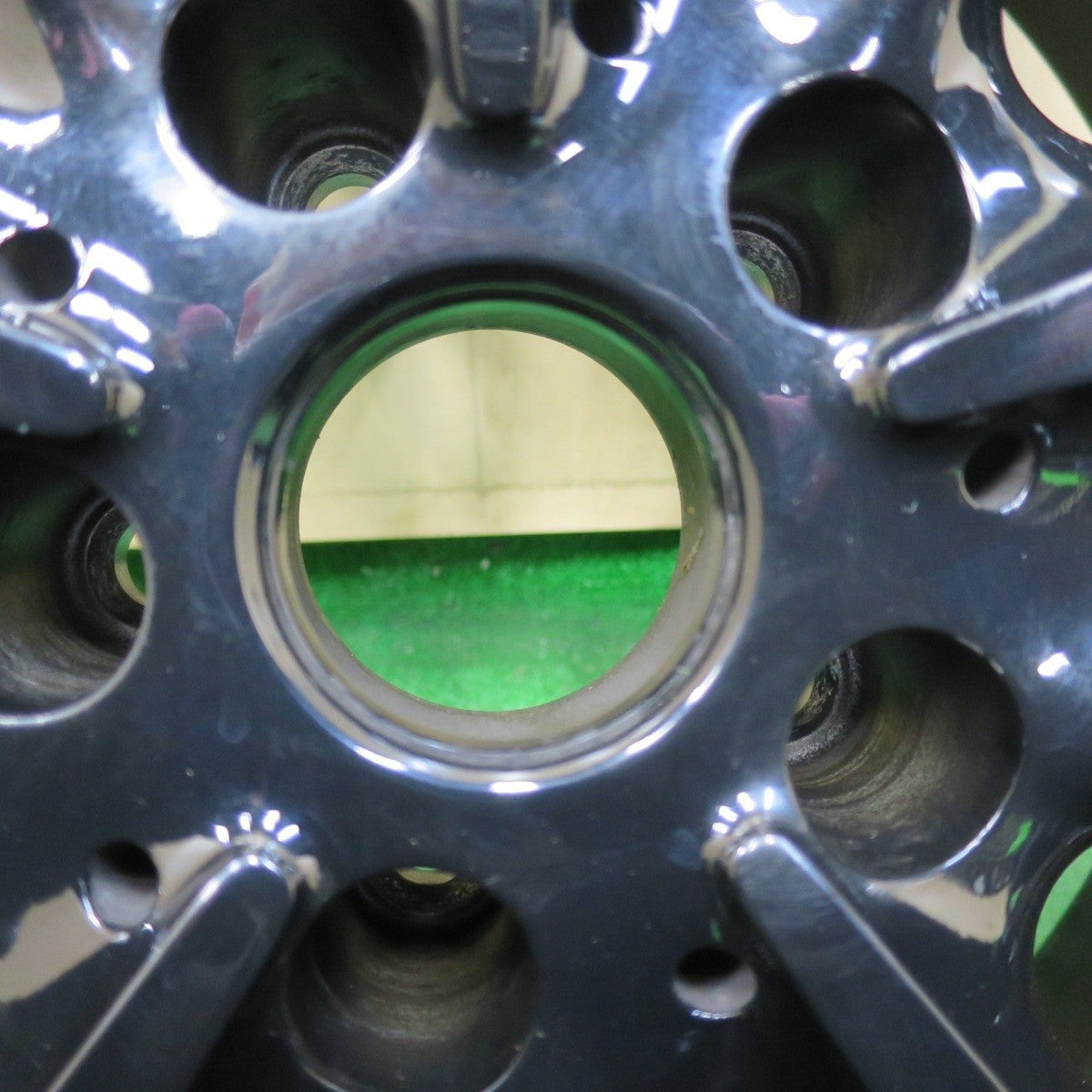 バリ溝！20年！9.5分★BMW 等 MAK FABRIK 225/45R18 スタッドレス ノキアンタイヤ ハッカペリッタ R3 ファブリック 18インチ PCD112/5H★4112914イス