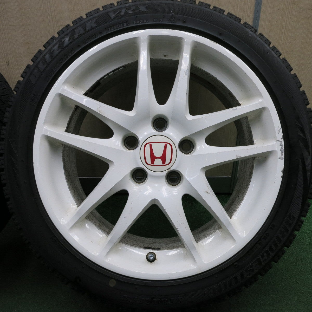 *送料無料* バリ溝！9分★ホンダ DC5 インテグラ タイプR 純正 215/45R17 スタッドレス ブリヂストン ブリザック VRX PCD114.3/5H★4032408HAス