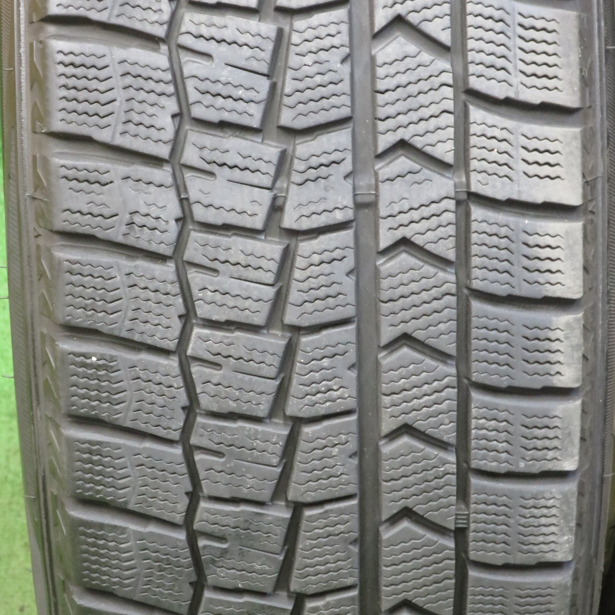 バリ溝！9分☆スタッドレス 215/60R17 ダンロップ ウインター