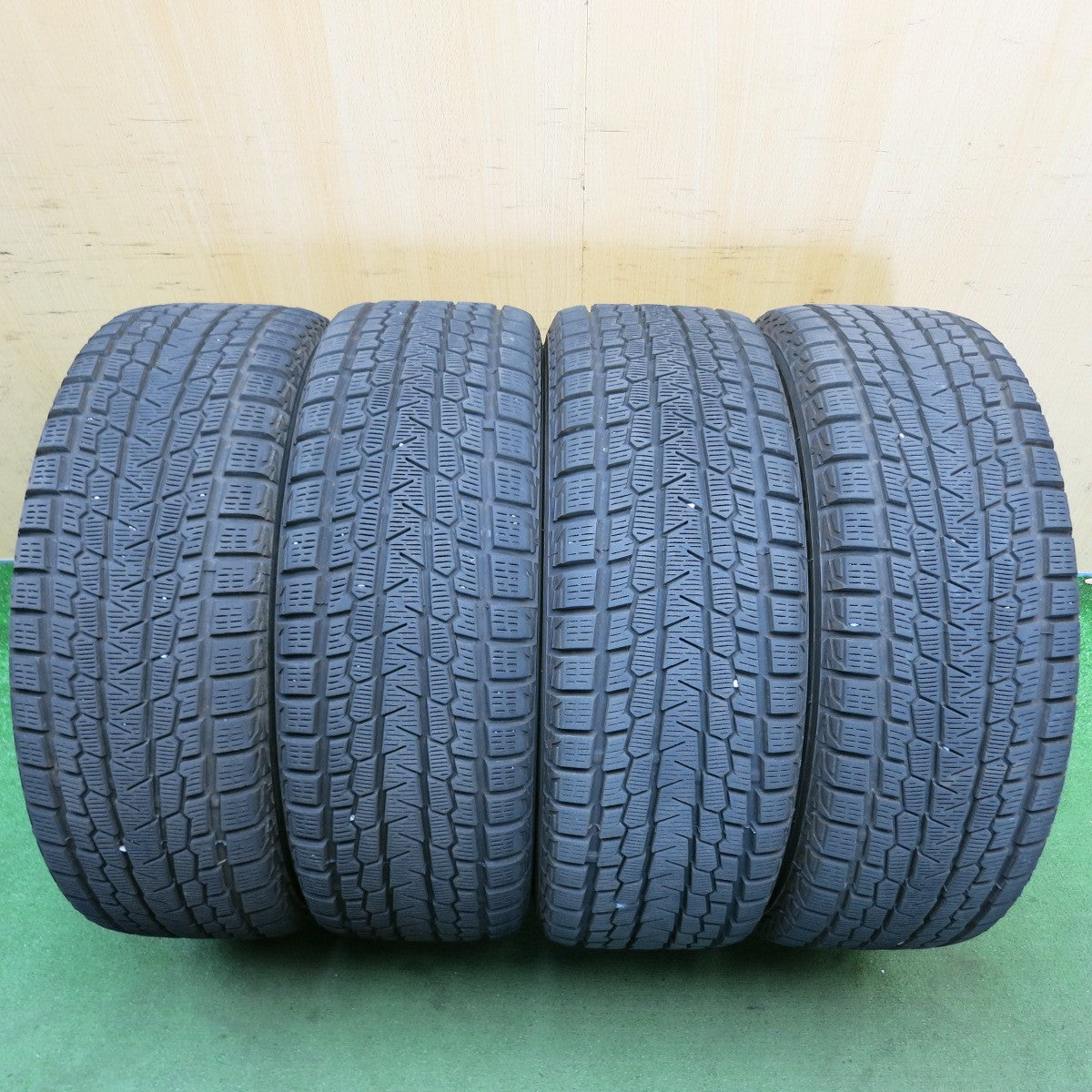 バリ溝！24年！9.5分◎三菱 デリカ D:5 純正 225/55R18 スタッドレス ヨコハマ アイスガード G075 18インチ D5 PCD114.3/5H◎6082302HAス