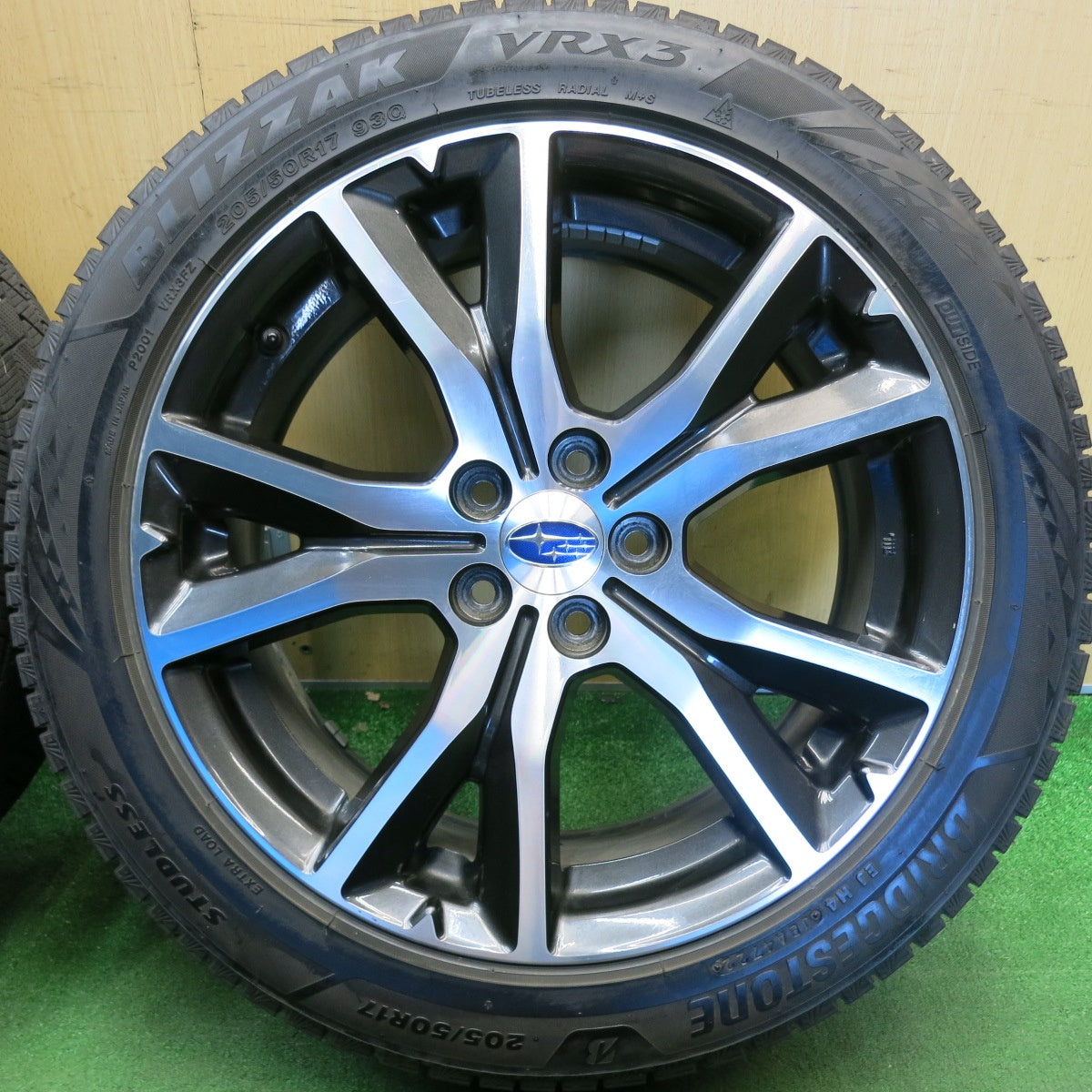 バリ溝！22年！9.5分★スバル インプレッサ スポーツ 純正 205/50R17 スタッドレス ブリヂストン ブリザック VRX3 17インチ PCD100/5H★6051713HAス