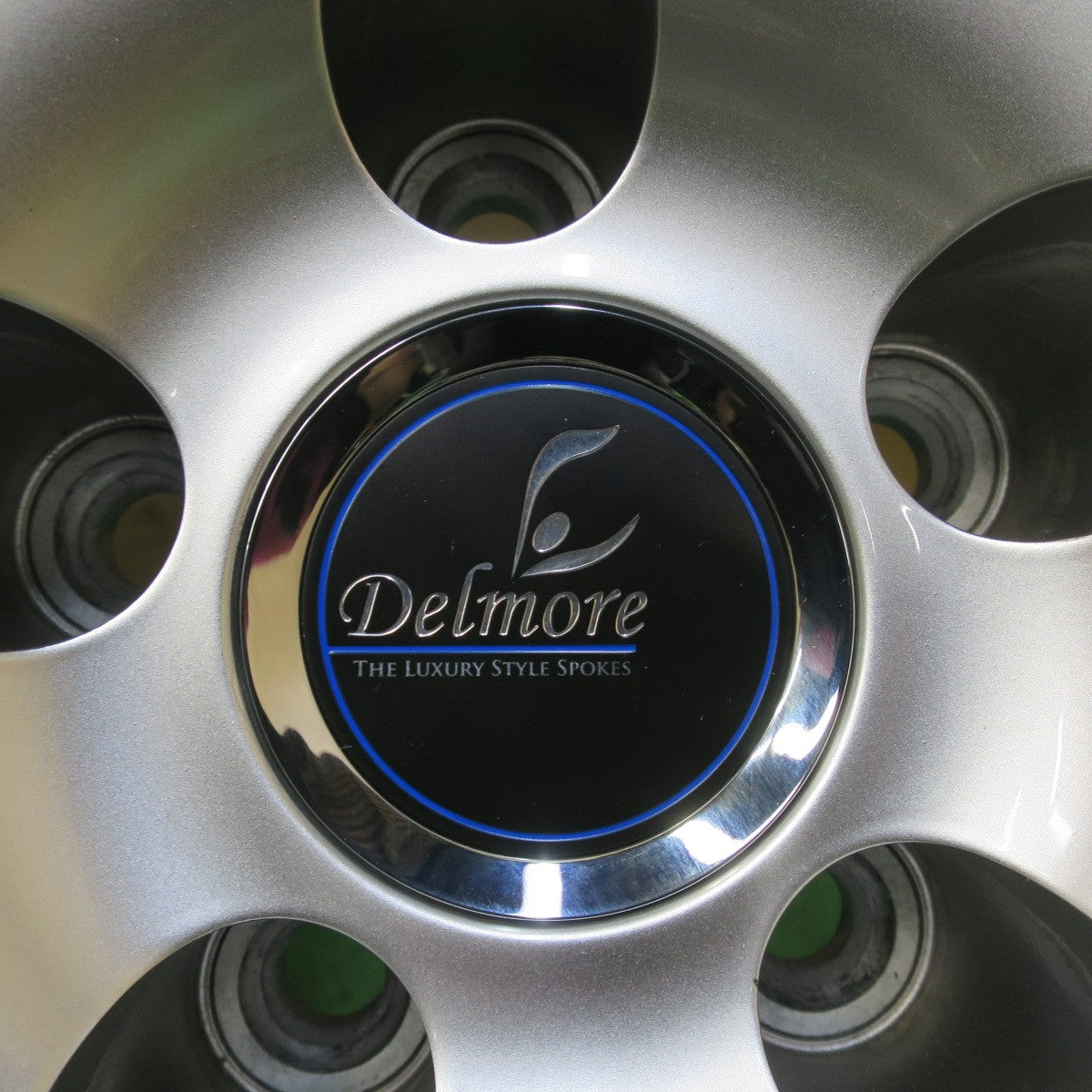 [送料無料] センサー付！バリ溝！22年！キレイ！9.5分★レクサス 等 Delmore LC.S 235/45R18 スタッドレス ミシュラン X-ICE SNOW 18インチ デルモア PCD114.3/5H★5032603イス