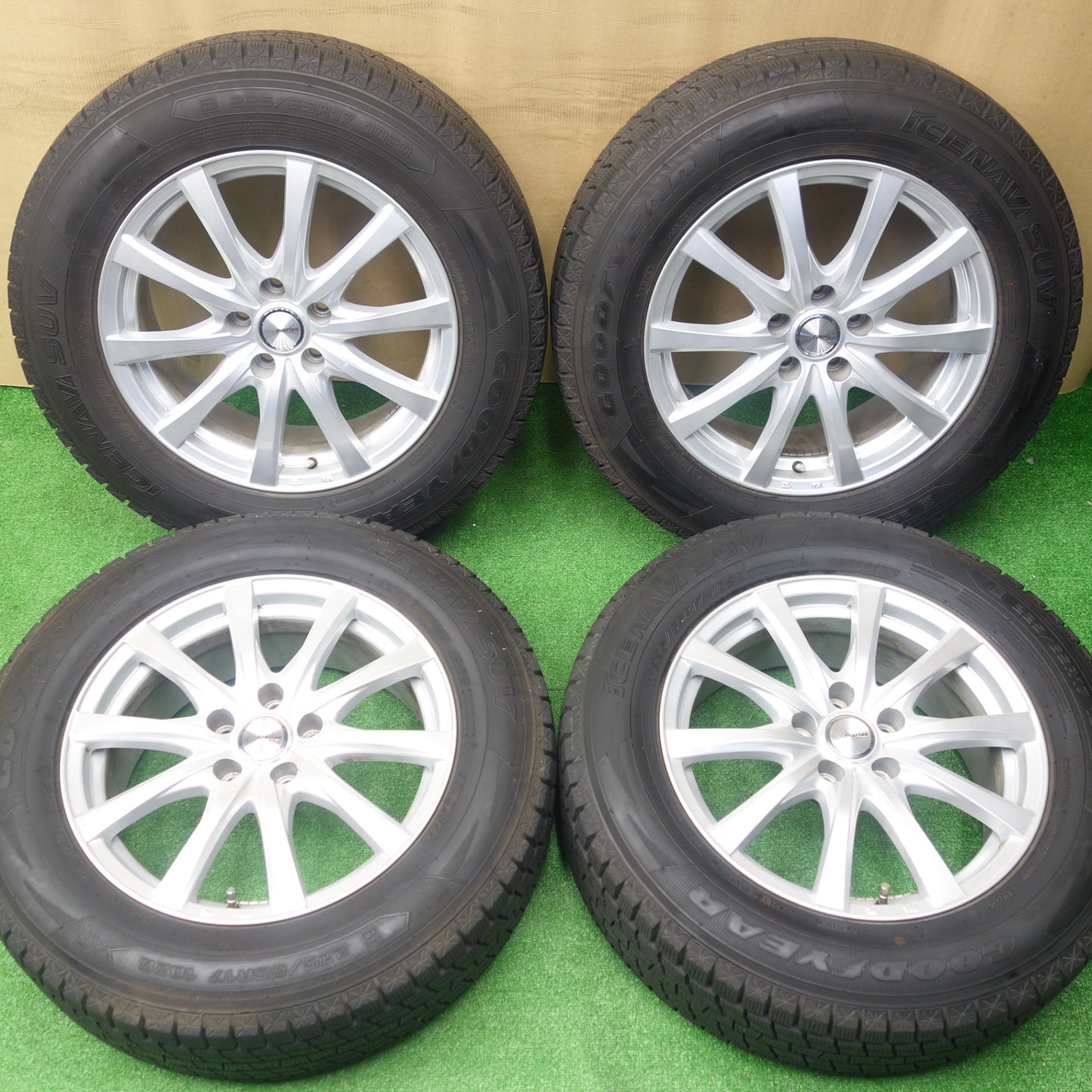 バリ溝！キレイ！9.5分★スタッドレス 225/65R17 グッドイヤー アイスナビ SUV ravrion RS01 ラブリオン 17インチ PCD114.3/5H★5122106KTス