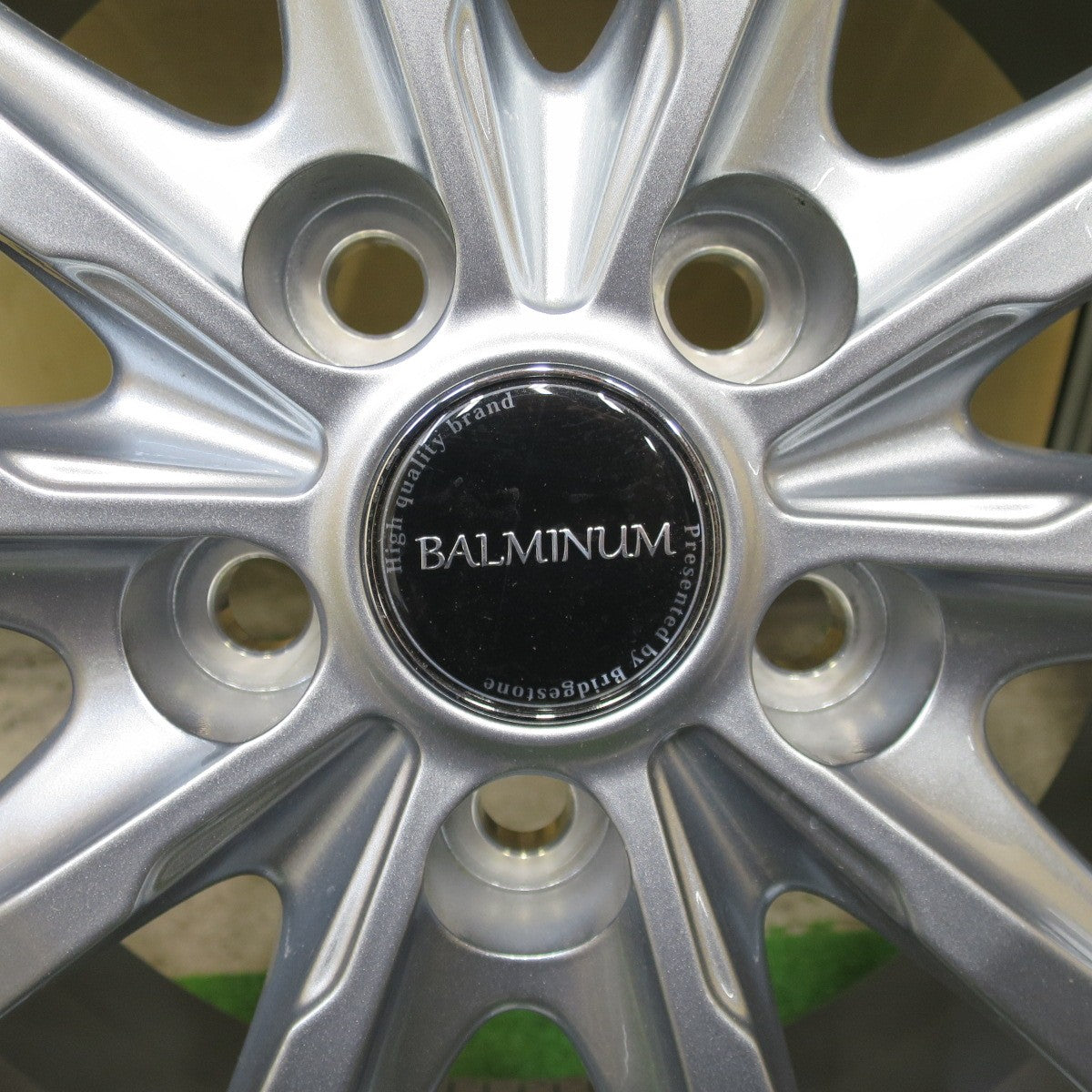 ほぼ未使用！25年！キレイ◎スタッドレス 215/65R16 ブリヂストン ブリザック VRX3 BALMINUM LS10 バルミナ 16インチ PCD114.3/5H◎6092503NGス