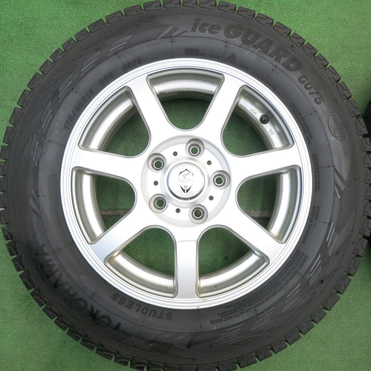 バリ溝！23年！9.5分★スタッドレス 175/80R15 ヨコハマ アイスガード G075 Treffer トレファー 15インチ PCD114.3/5H★5070104HAス