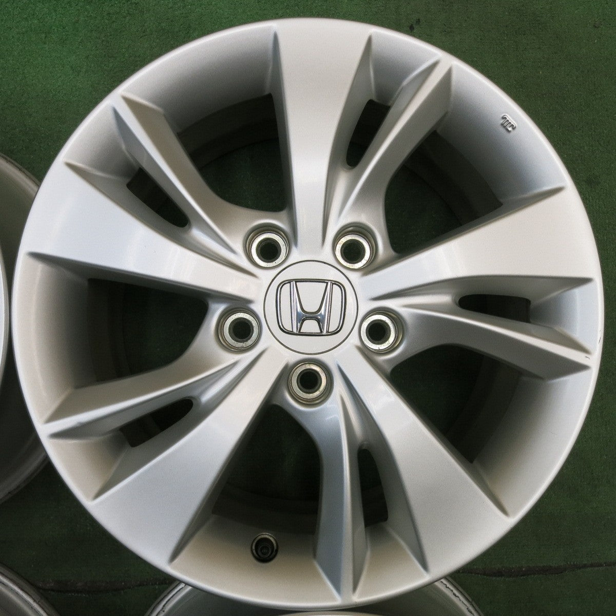 キレイ★ホンダ ヴェゼル 純正 ホイール 16インチ 16×7J PCD114.3/5H★6062403HAホ