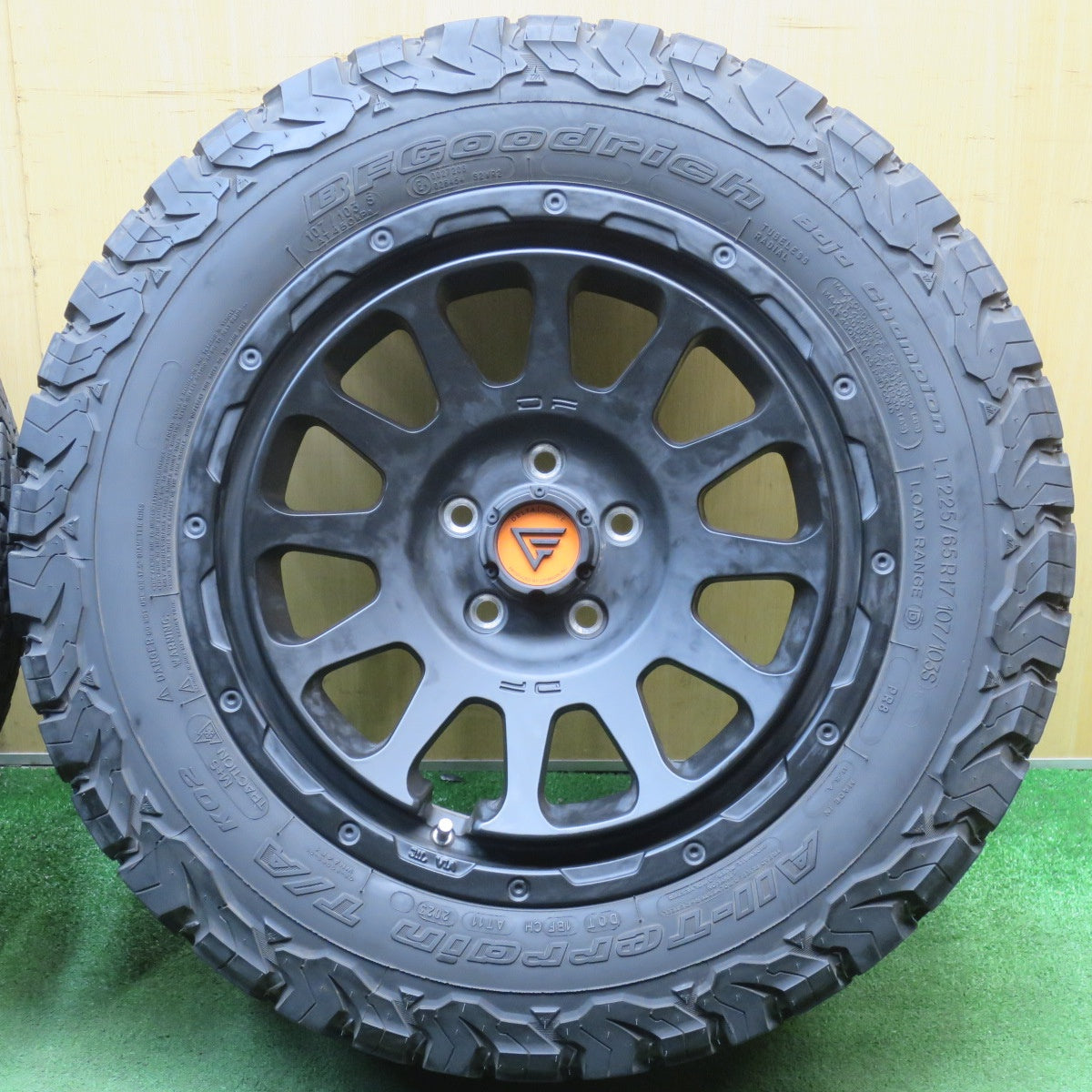 バリ溝！23年！9.5分★DELTA FORCE オーバル CRIMSON 225/65R17 107/103S BFグッドリッチ All-Terrain T/A KO2 17インチ デルタ フォース クリムソン PCD114.3/5H★6051501NJノ