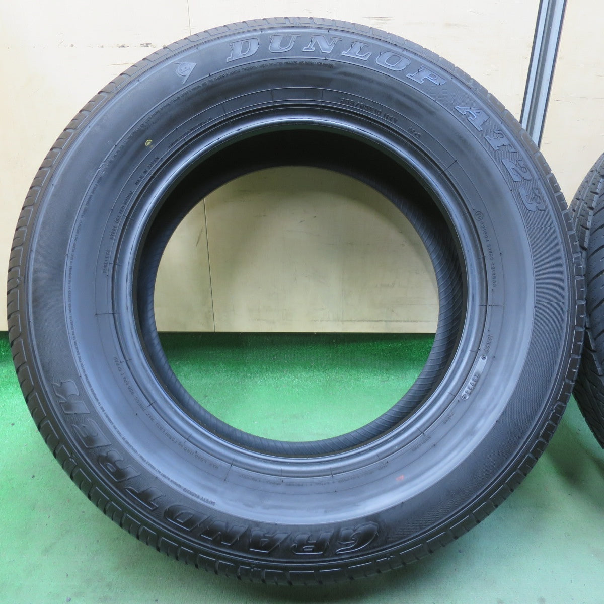 新車外し！24年★265/65R18 ダンロップ AT23 グラントレック タイヤ 18インチ ランクル 250 300 等★6050607イノタ