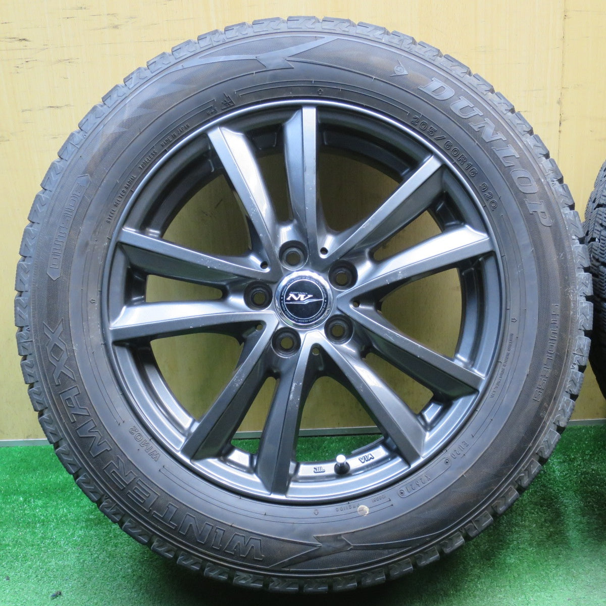バリ溝！9.5分★レガシィ エクシーガ 等 205/60R16 スタッドレス ダンロップ ウインターマックス WM02 NIRVANA NV ニルヴァーナ ニルバーナ 16インチ PCD100/5H★6021805NJス