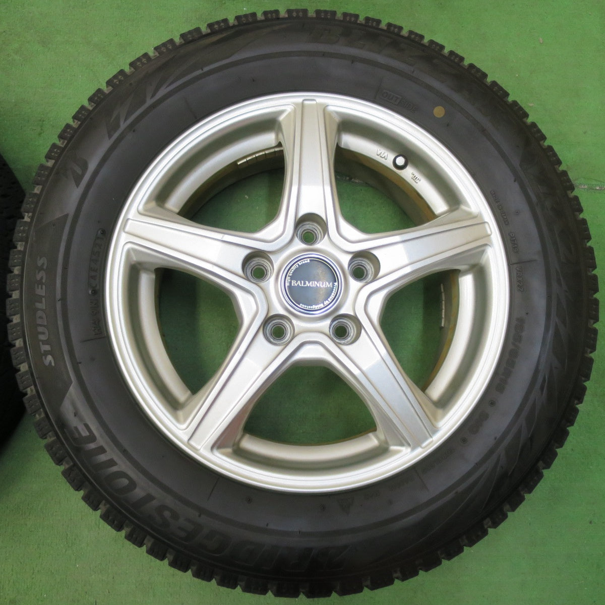 [送料無料] バリ溝！21年！キレイ！8.5分★スタッドレス 195/65R15 ブリヂストン ブリザック VRX2 BALMINUM バルミナ 15インチ PCD114.3/5H★4123015イス