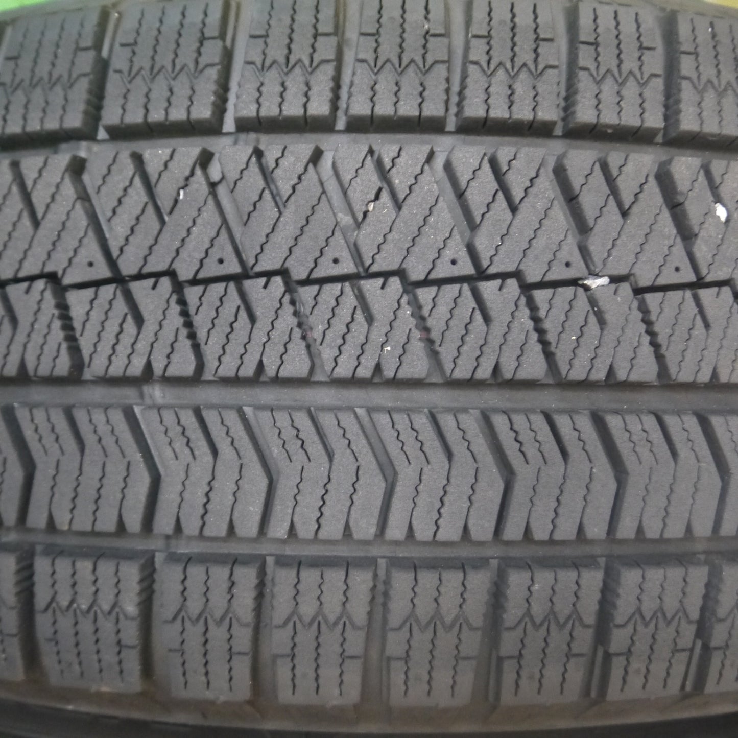*送料無料* バリ溝！20年！キレイ！9.5分★スタッドレス 215/60R16 ブリヂストン ブリザック VRX2 ESTROSA エステローザ 16インチ PCD114.3/5H★4082003Hス