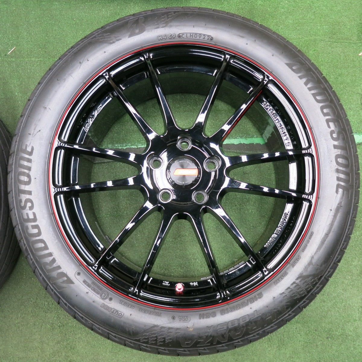 *送料無料* バリ溝！22年！キレイ！8.5分★RAYS gram LIGHTS 57XTREME REVLIMIT EDITION 215/55R18 ブリヂストン トランザ T005A レイズ PCD114.3/5H★4061801NJノ