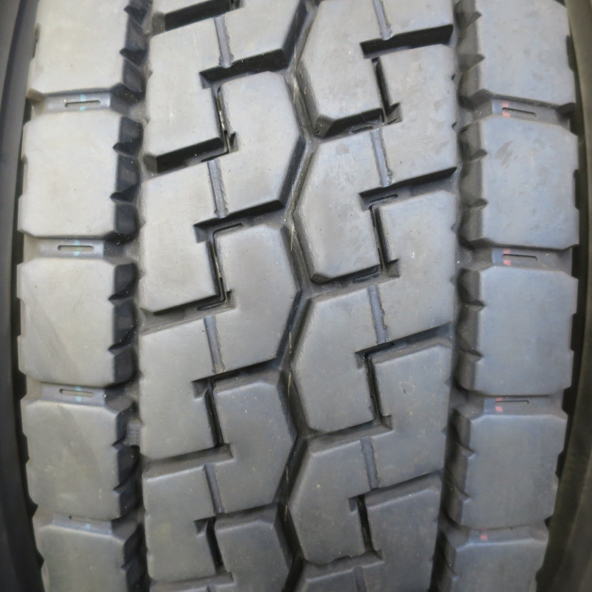 バリ溝！24年！9分★トラック 高荷重 トレーラー 等 タイヤ 235/70R17.5 136/134J トーヨー M626 オールシーズン ミックス 17.5インチ★6072908イスタ