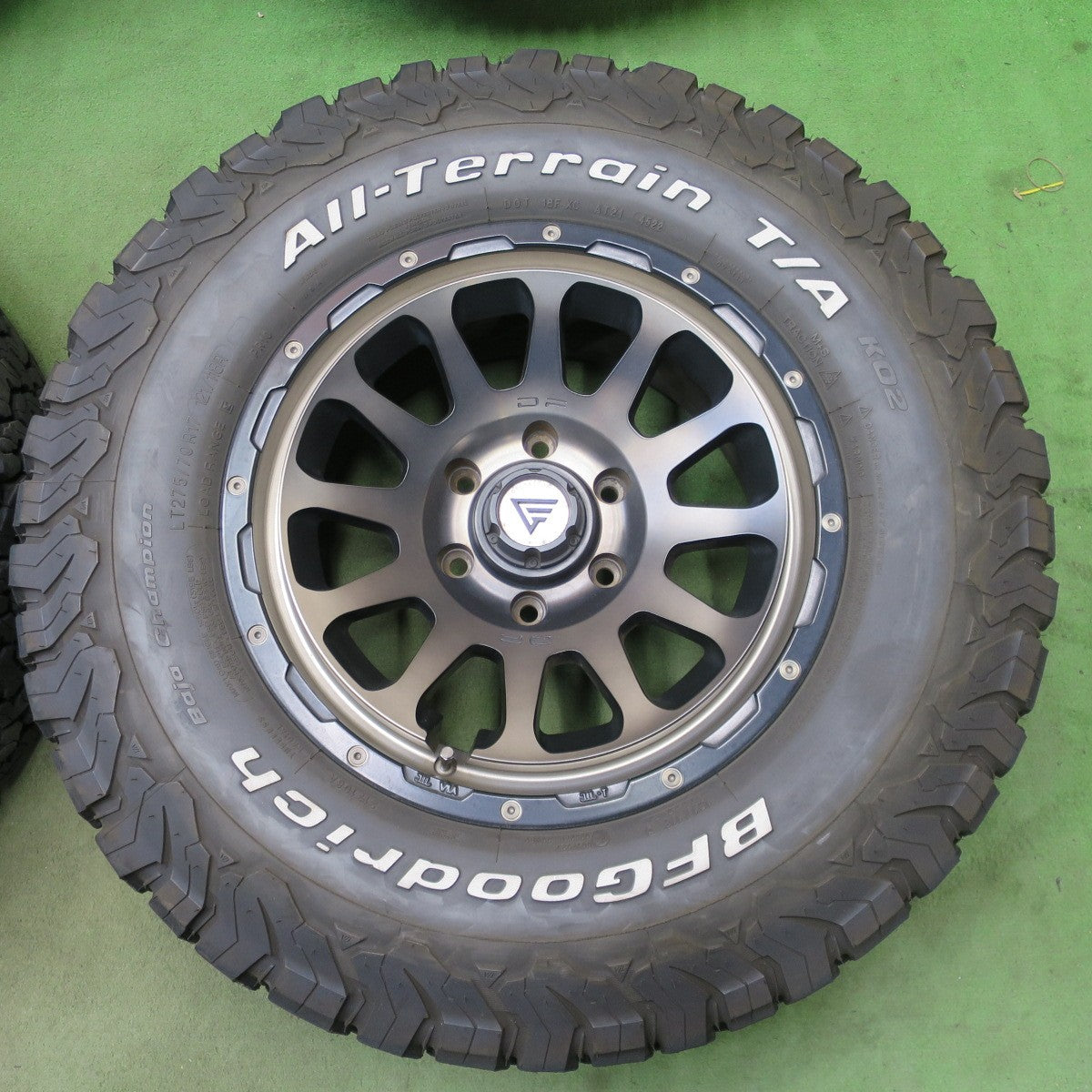 バリ溝！22年！キレイ！9分◎DELTA FORCE CRIMSON 275/70R17 121/118R BFグッドリッチ All-Terrain T/A デルタ フォース 17インチ PCD139.7/6H◎6082501NGノ
